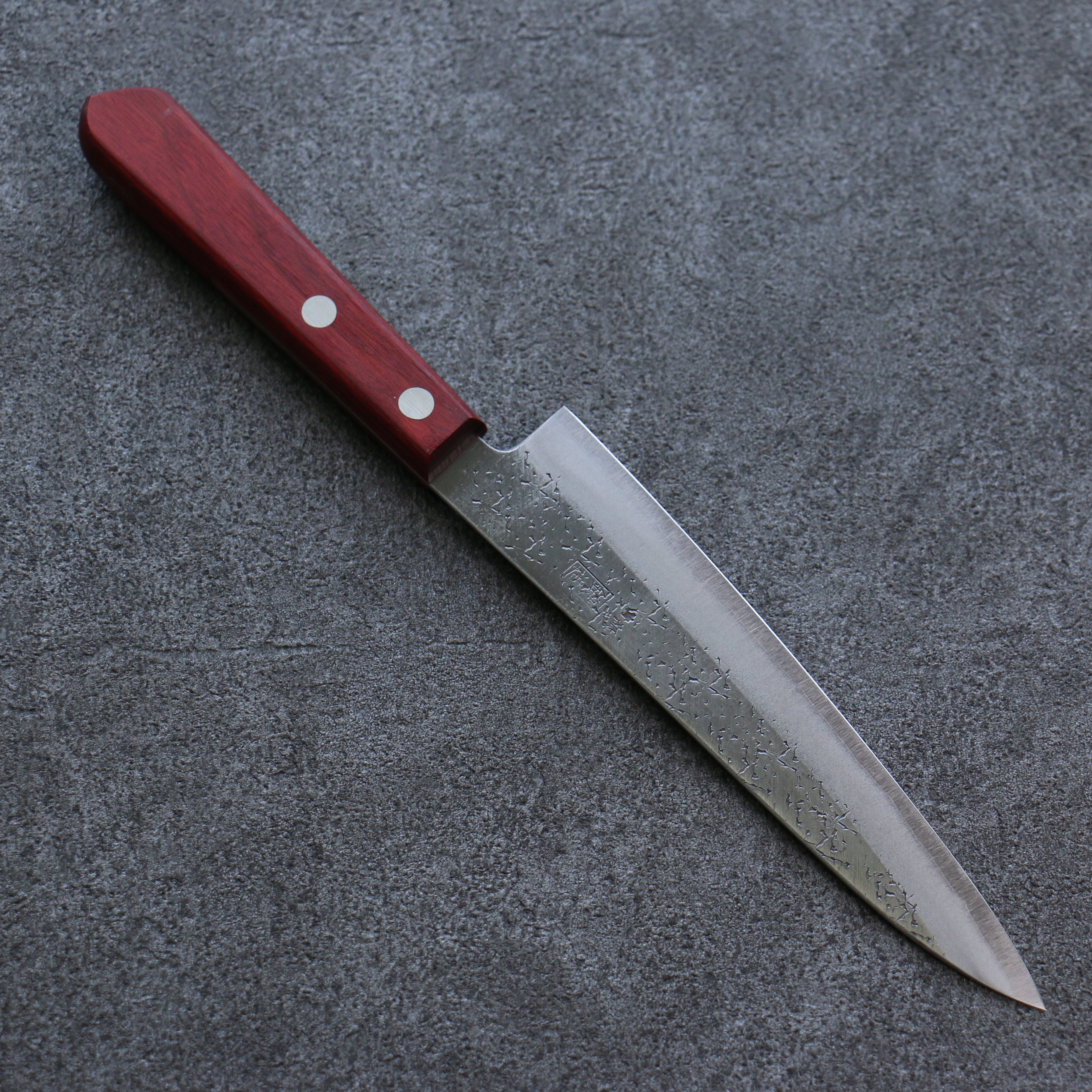 Seisuke Blue Super Hammered Petty-Utility 150mm Red Pakkawood Handle - Seisuke Knife