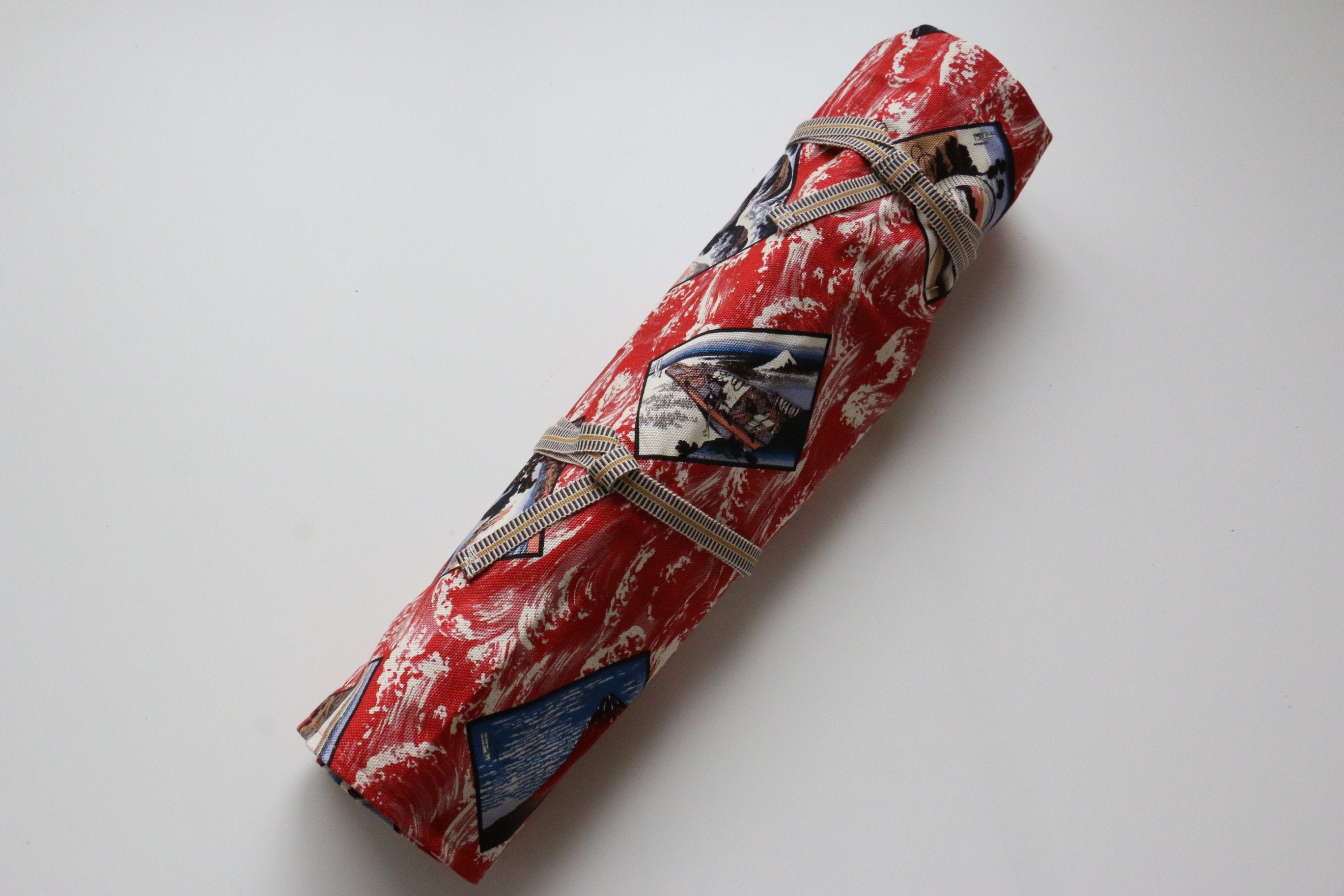 Japanese Style Knife Roll Akaukiyoe-Ura-Konkamon 7 Pockets - Seisuke Knife