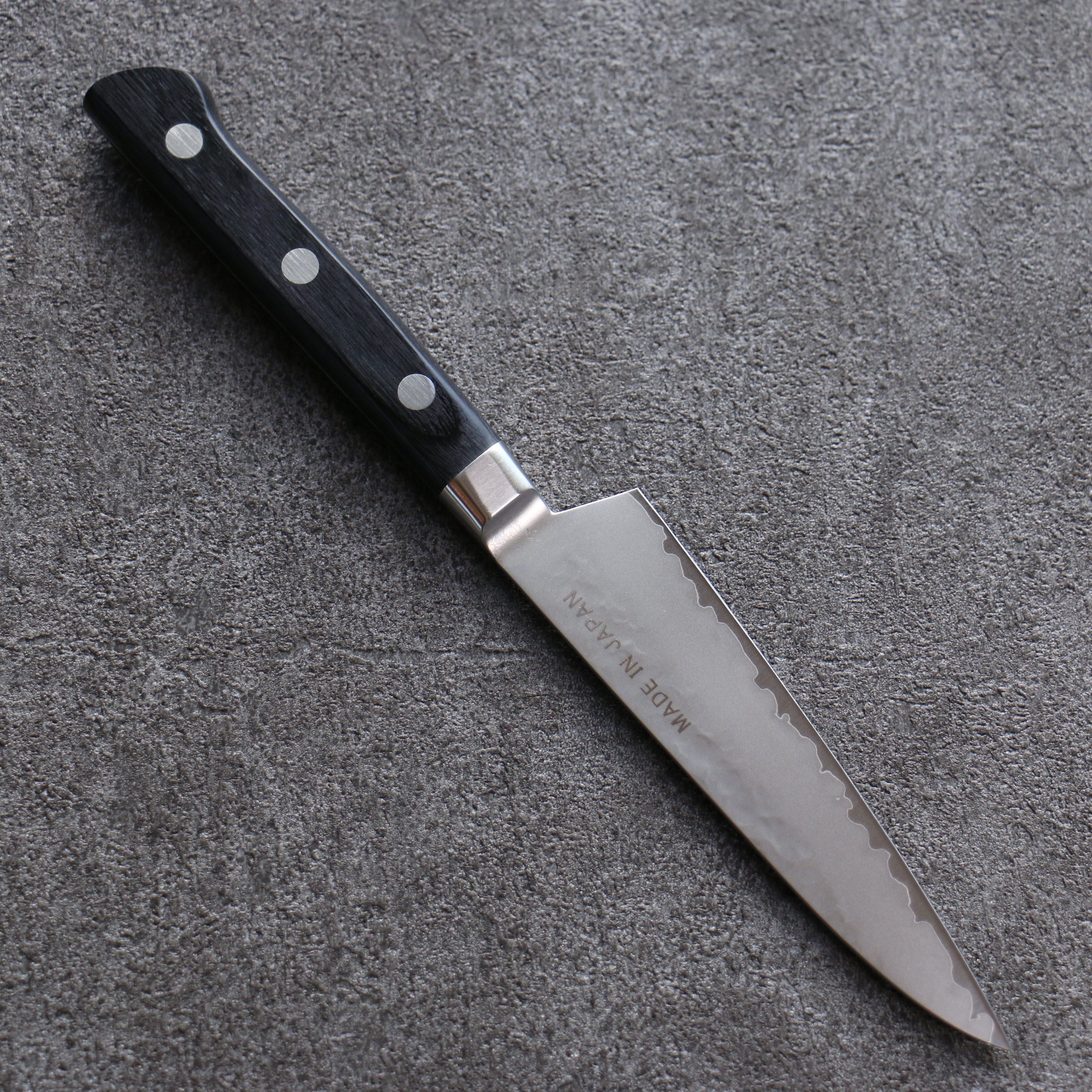 Seisuke VG5 Hammered Kasumitogi Petty-Utility 120mm Black Pakkawood Handle - Seisuke Knife