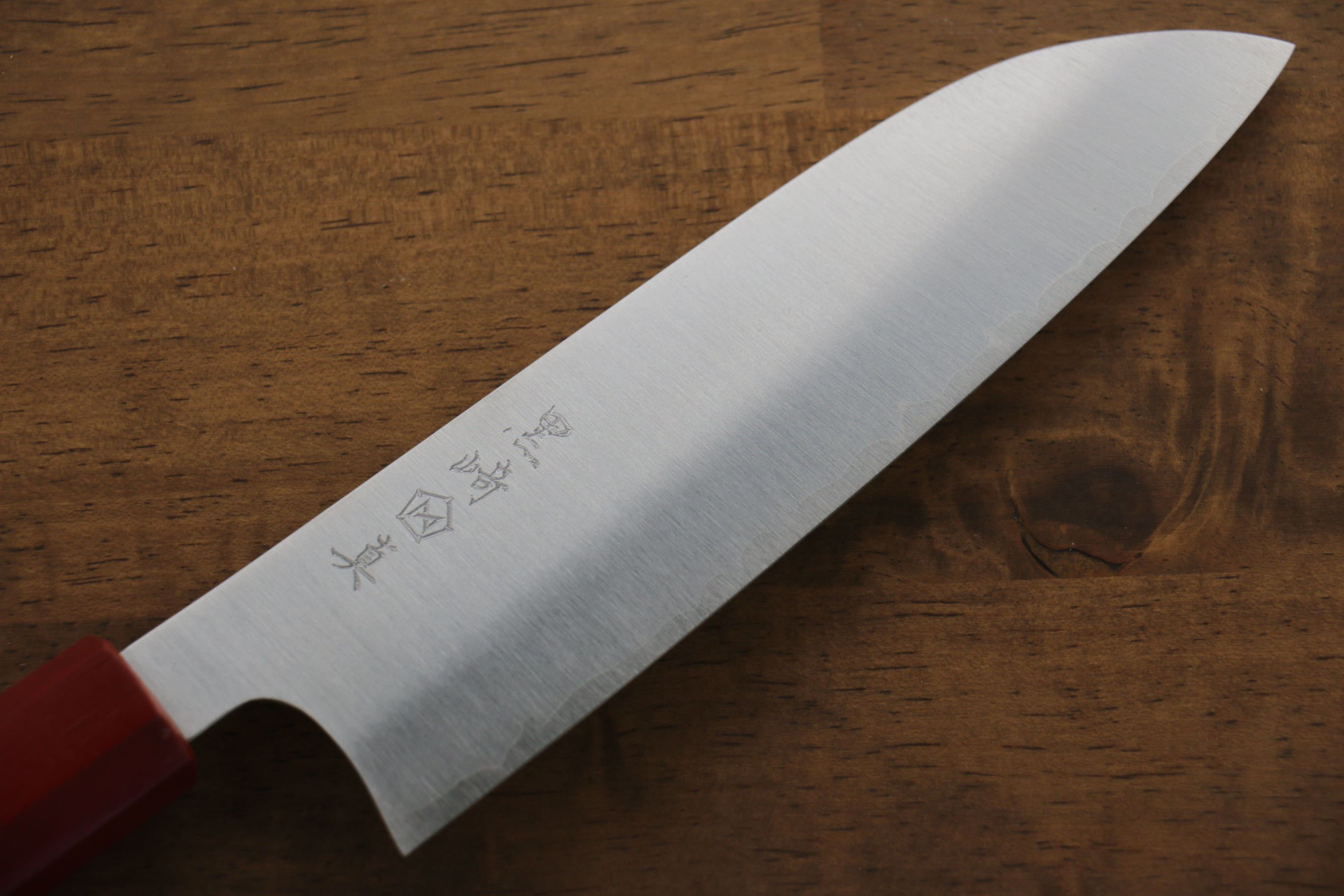 Makoto Kurosaki SG2 Migaki Finished Santoku 170mm with Red Lacquered Handle - Seisuke Knife