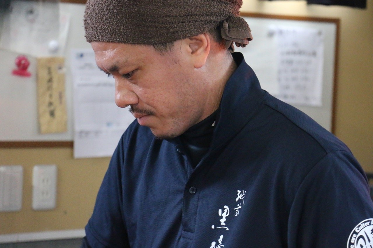 Yu Kurosaki Blue Super Clad Hammered Kurouchi Bunka Japanese Chef Knife 165mm - Seisuke Knife