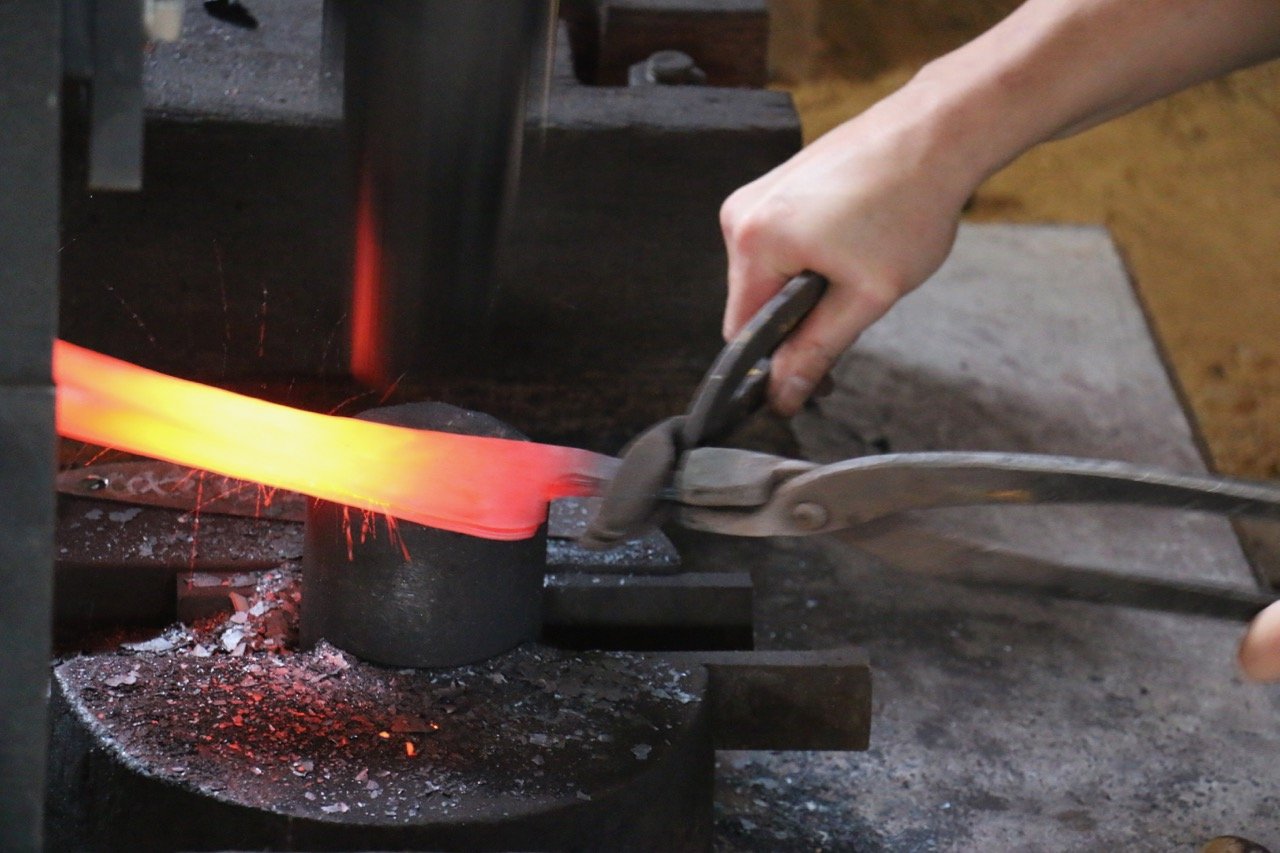 Yu Kurosaki Fujin Blue Super Hammered Petty-Utility 120mm Keyaki (Japanese Elm) Handle - Seisuke Knife