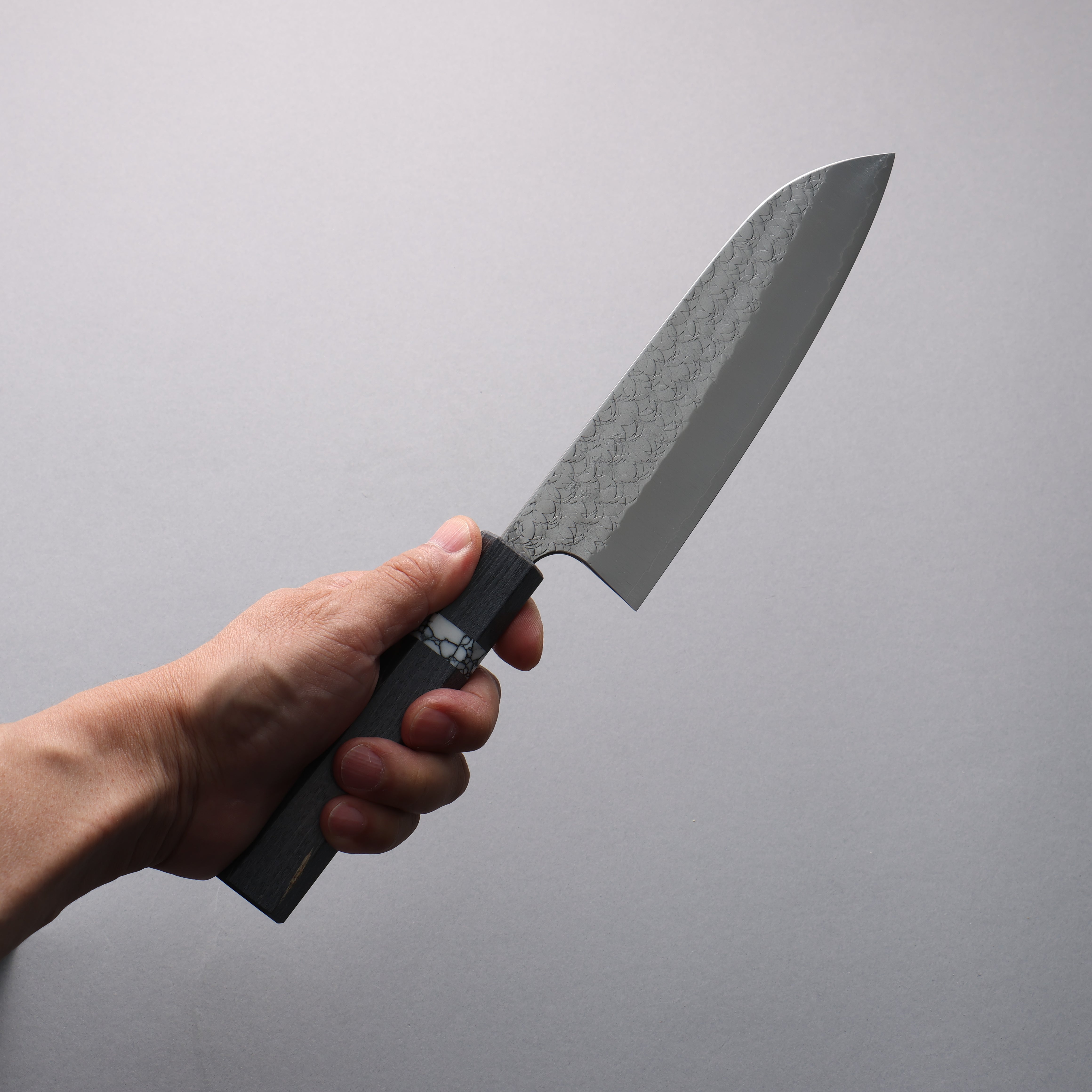 Yoshimi Kato Minamo SG2 Hammered Santoku  170mm Gray Stabilized Wood (White turquoise Ring) Handle - Seisuke Knife