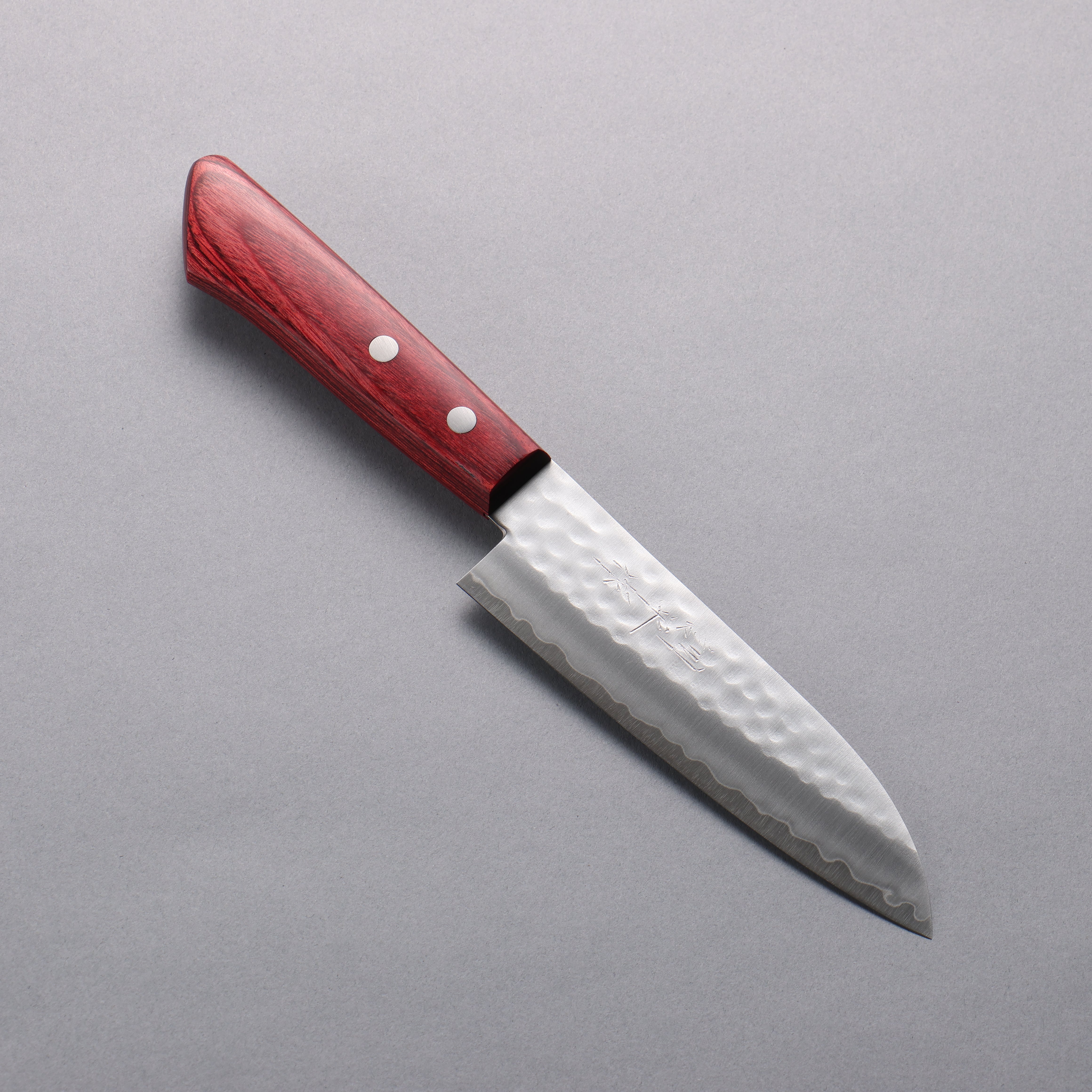 Kunihira VG1 Hammered Small Santoku 130mm Red Pakka wood Handle - Seisuke Knife