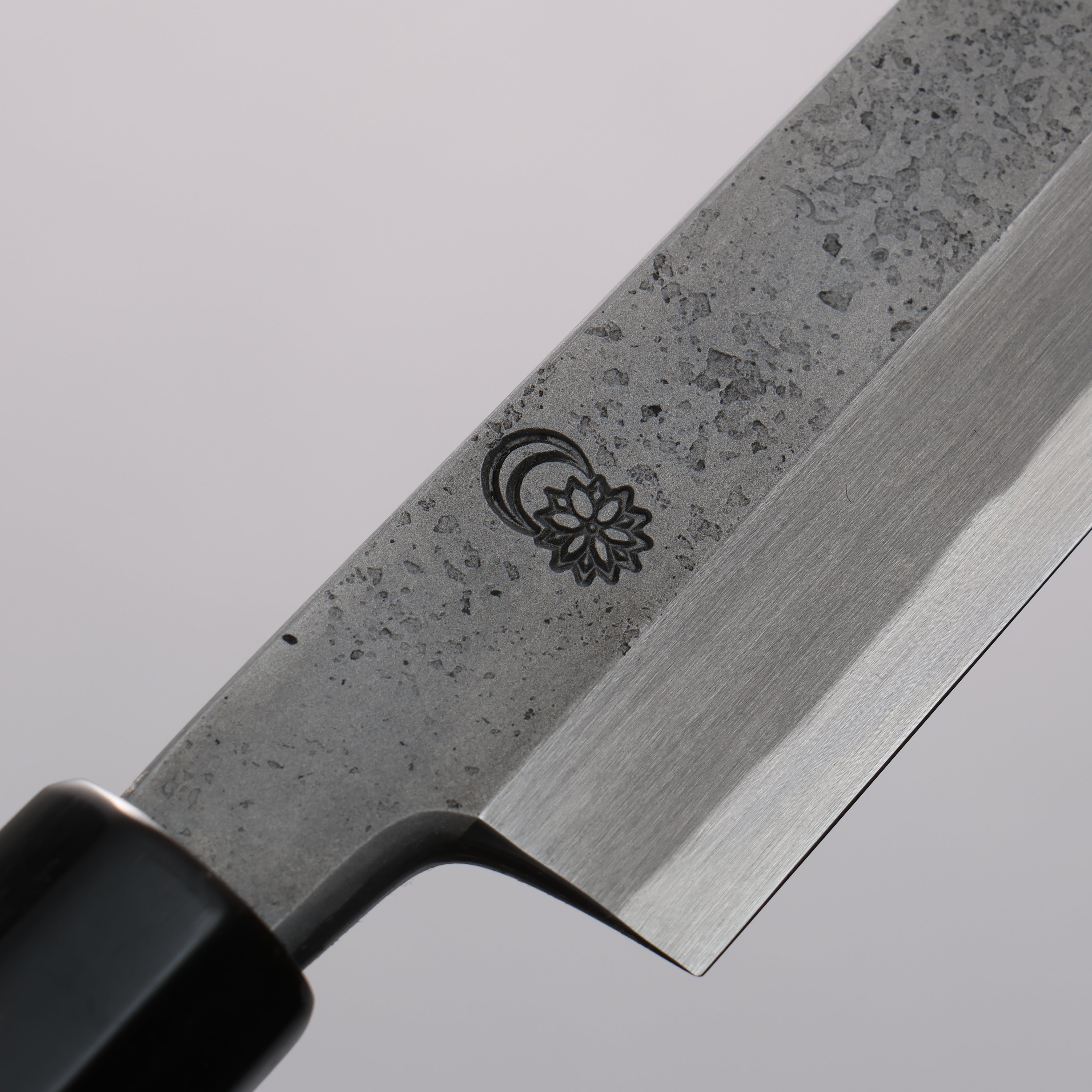 Kikuzuki White Steel No.2 Nashiji Yanagiba 270mm Magnolia Handle - Seisuke Knife