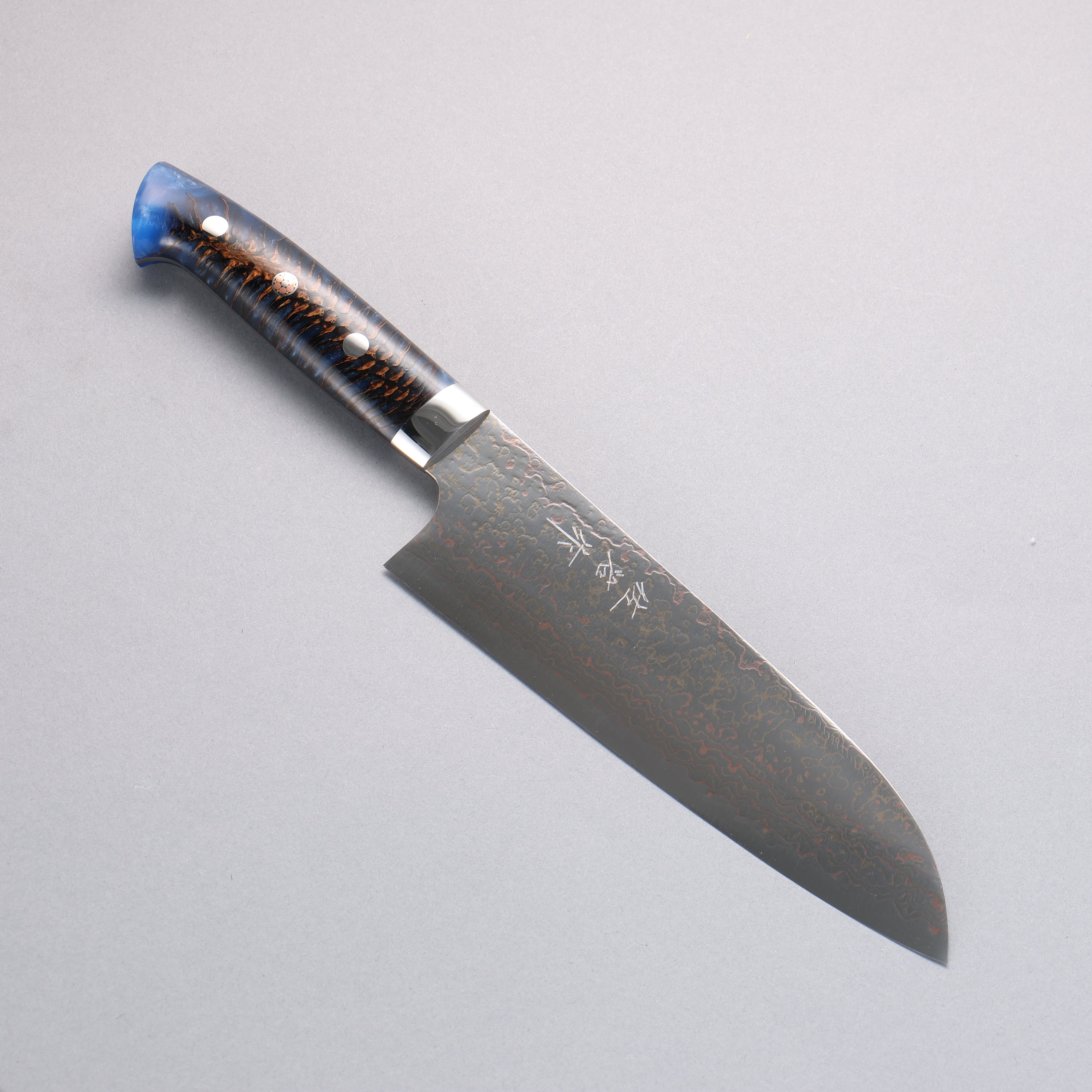 Takeshi Saji VG10w Colored Damascus Santoku 180mm Pine Cone and Blue Acrylic Handle - Seisuke Knife
