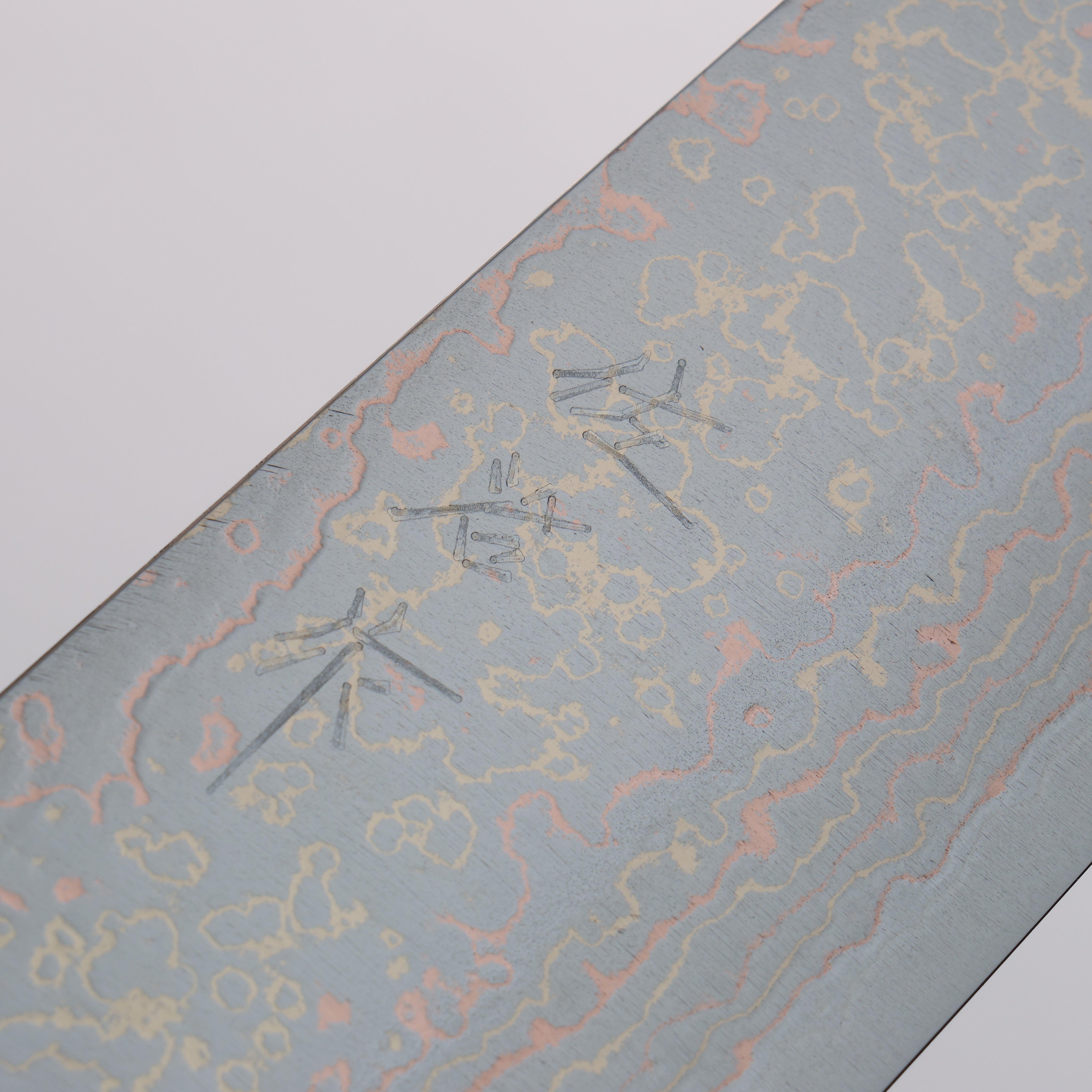 Takeshi Saji VG10w Colored Damascus Santoku 180mm Pine Cone and Blue Acrylic Handle - Seisuke Knife