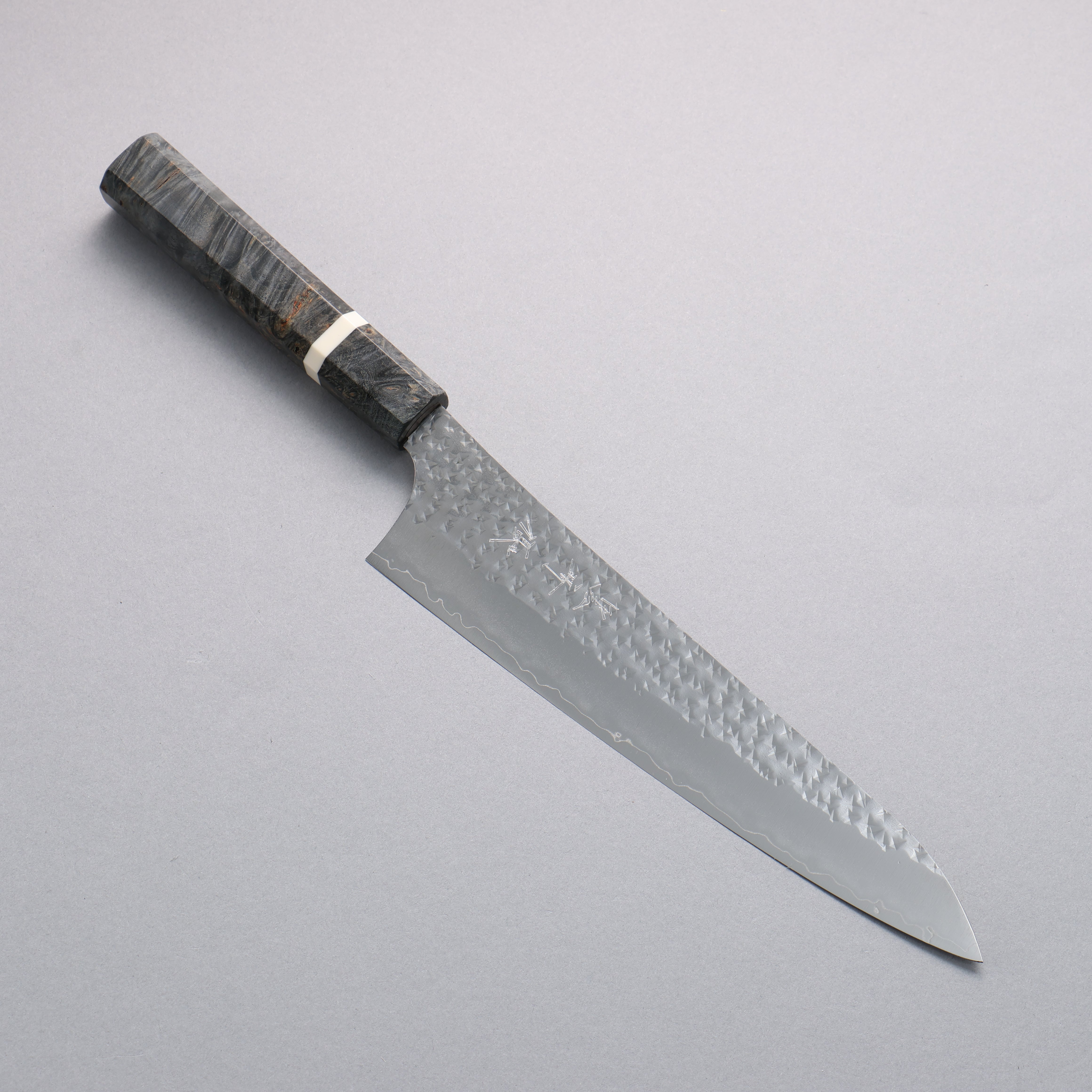 Yu Kurosaki Senko Ryu SG2 Hammered Gyuto 210mm Stabilized Burl (White
