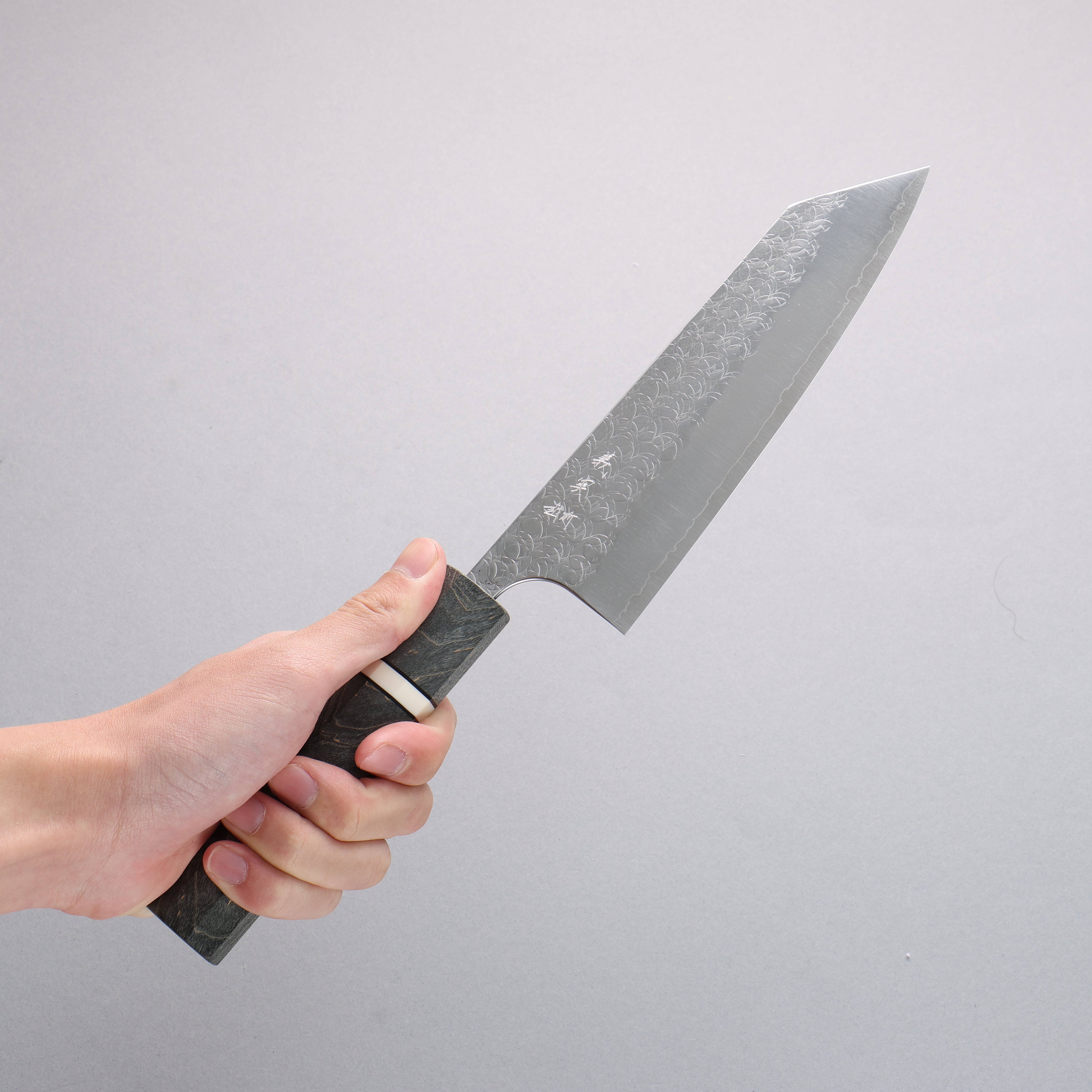 Yoshimi Kato Minamo SG2 Hammered Bunka 170mm Stabilized wood (With White ring) Handle - Seisuke Knife