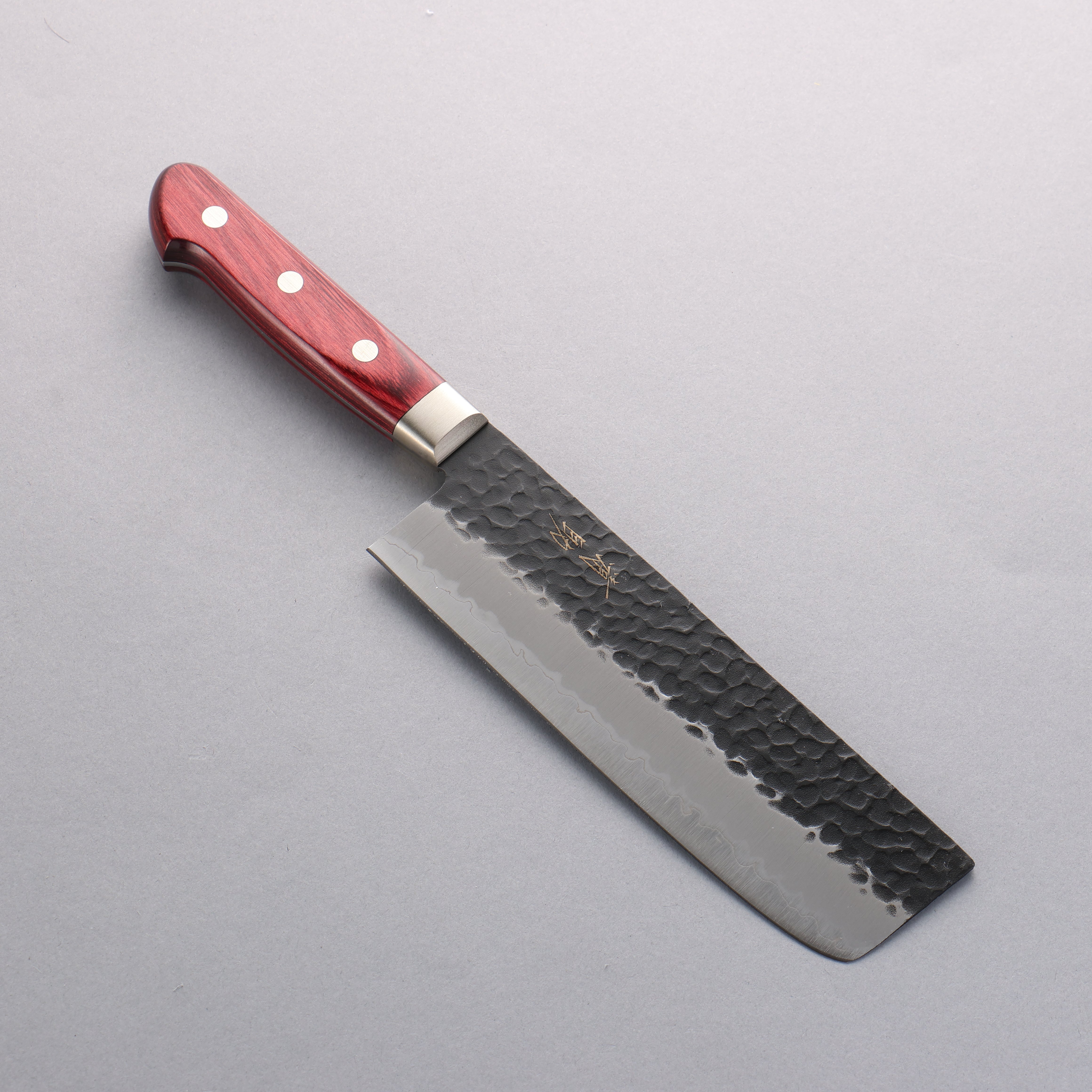 Seisuke Kurobeni Blue Super Hammered Kurouchi Nakiri 165mm Red Pakkawood Handle - Seisuke Knife