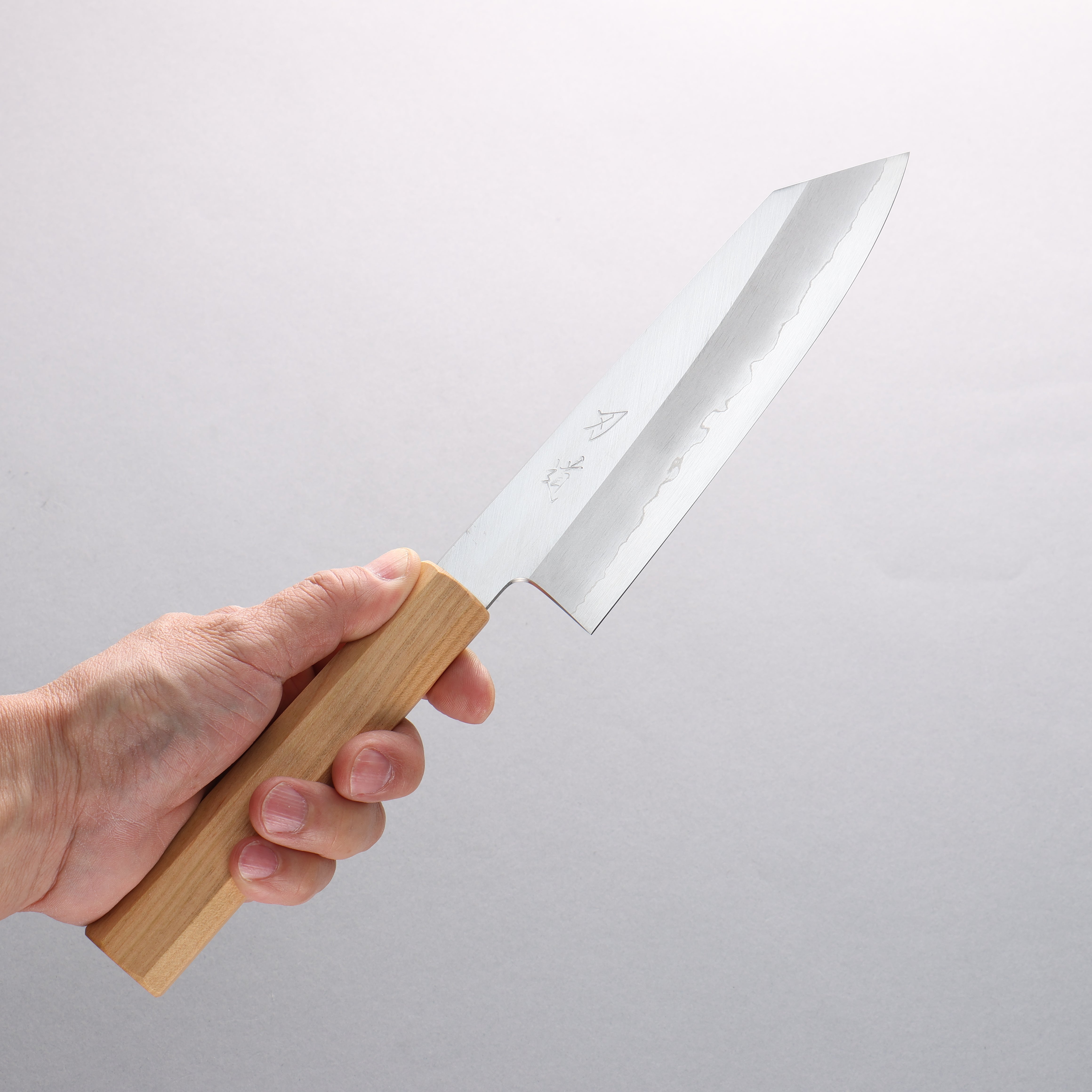 Hado Silver Steel No.3 Migaki Finished Kiritsuke Santoku 180mm Cherry Handle - Seisuke Knife