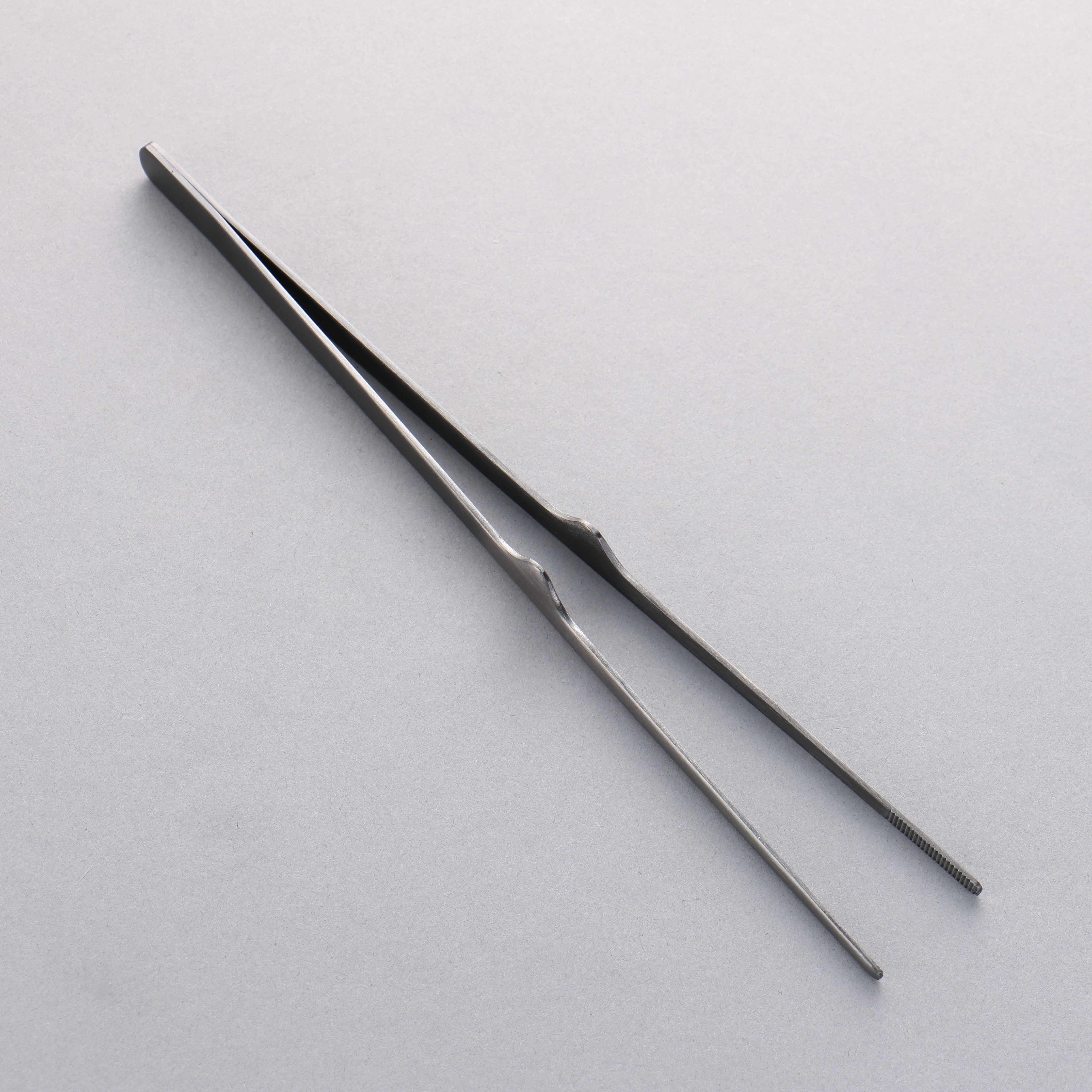 Gestura Stando Black Metal Tongs 250mm - Seisuke Knife