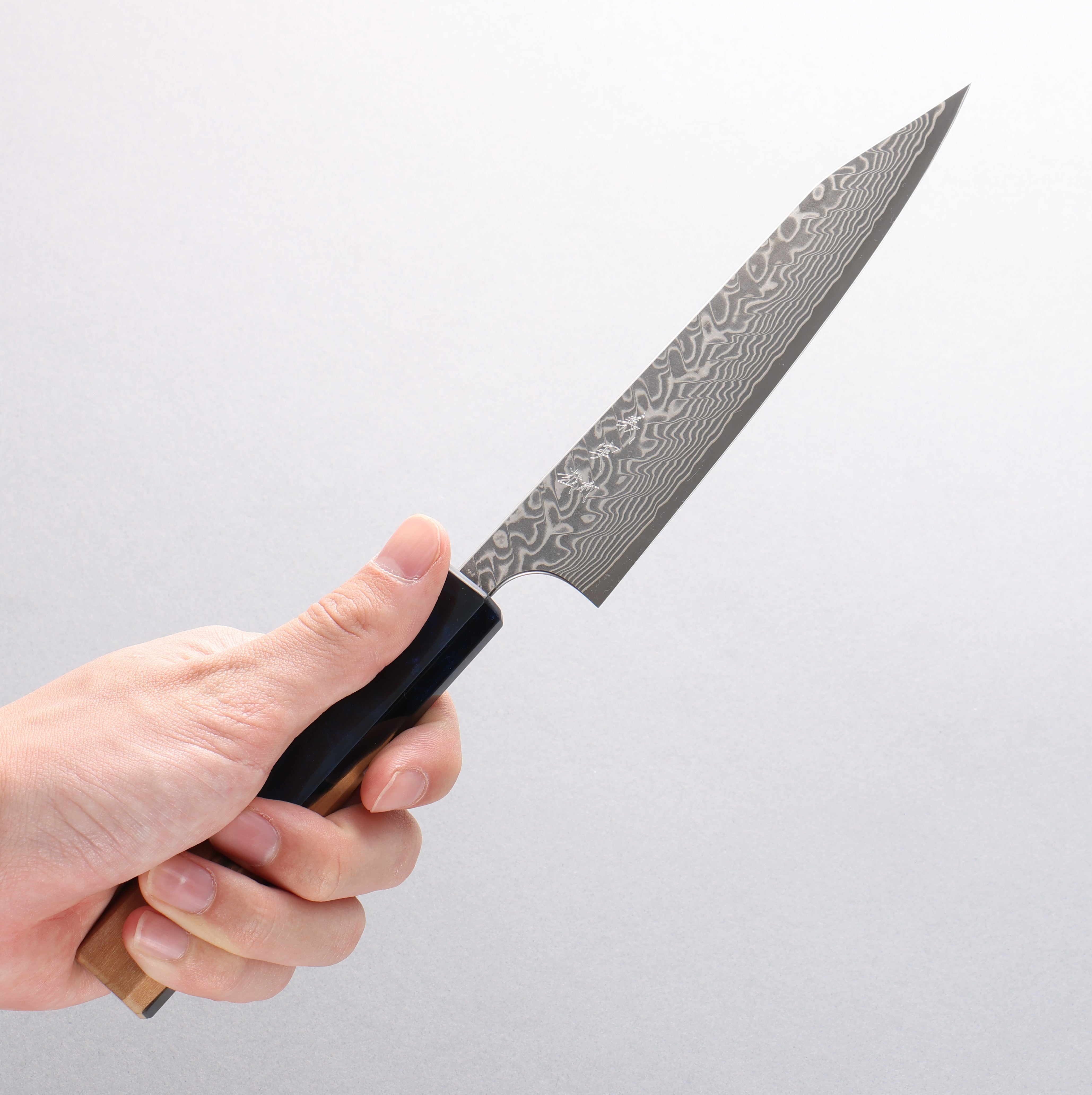 Yoshimi Kato SG2 Black Damascus Kiritsuke Petty-Utility 150mm Olive Wood & Blue Resin Handle - Seisuke Knife