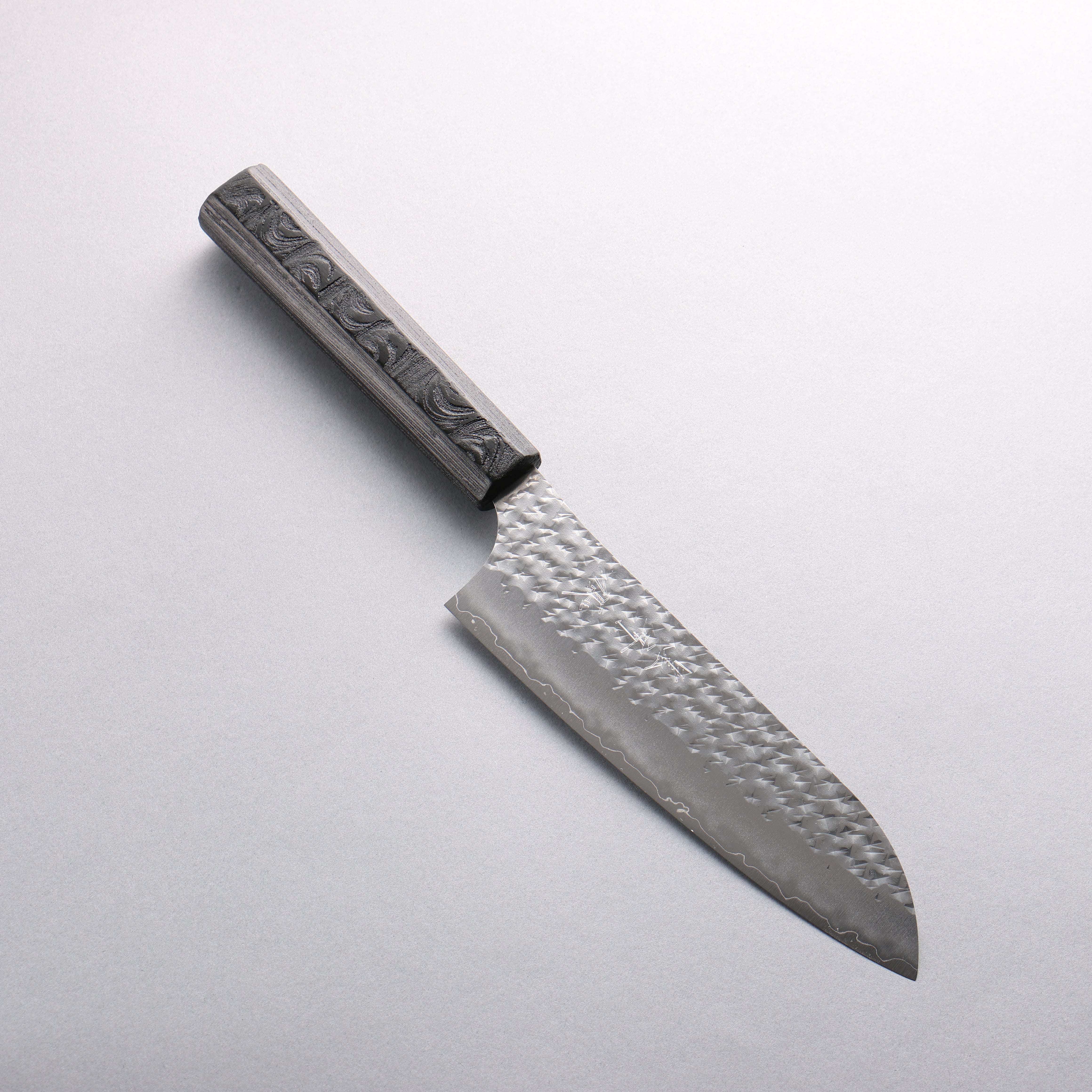 Yu Kurosaki Senko Ryu SG2 Hammered Santoku 170mm Lacquered Black Flow Pattern Handle - Seisuke Knife