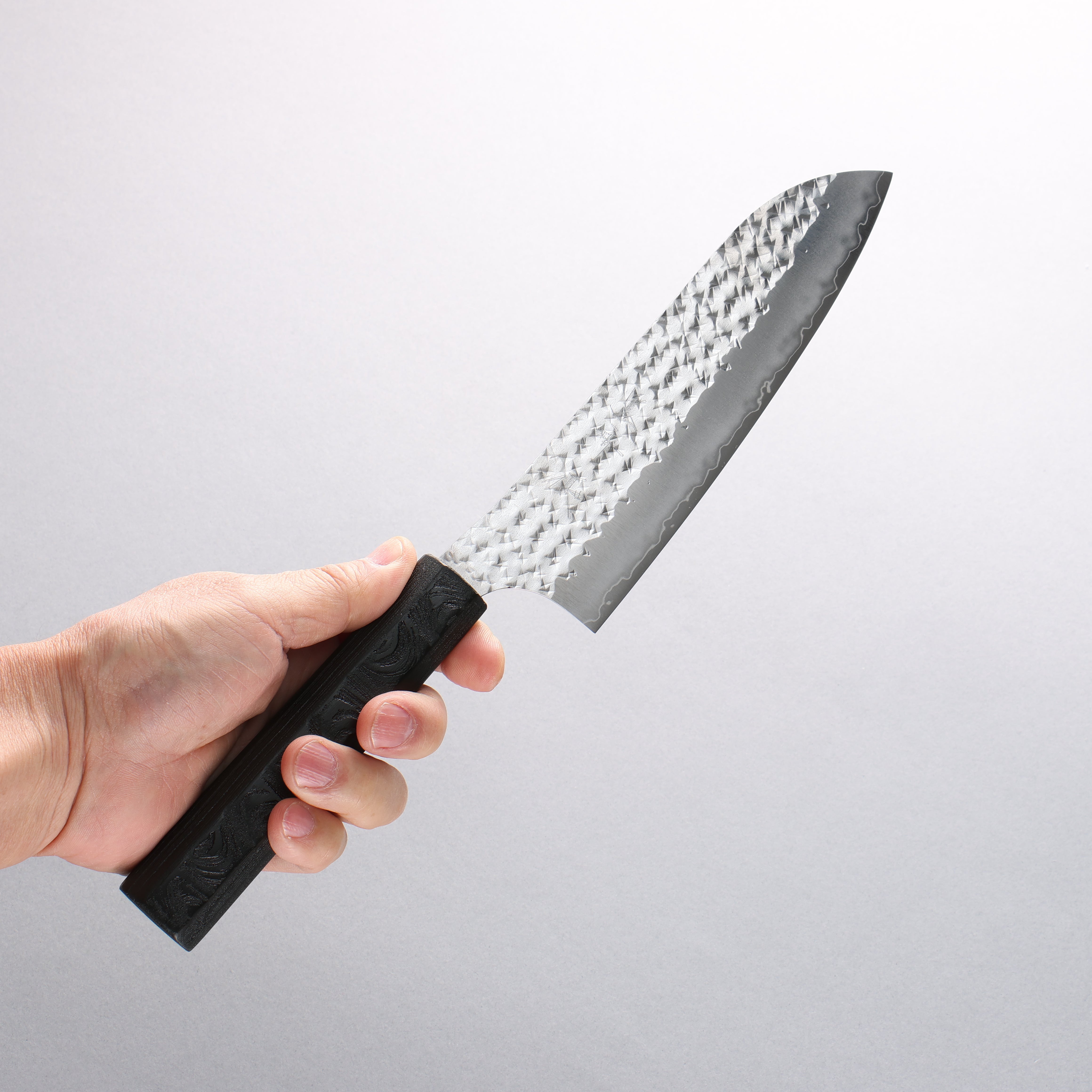 Yu Kurosaki Senko Ryu SG2 Hammered Santoku 170mm Lacquered Black Flow Pattern Handle - Seisuke Knife