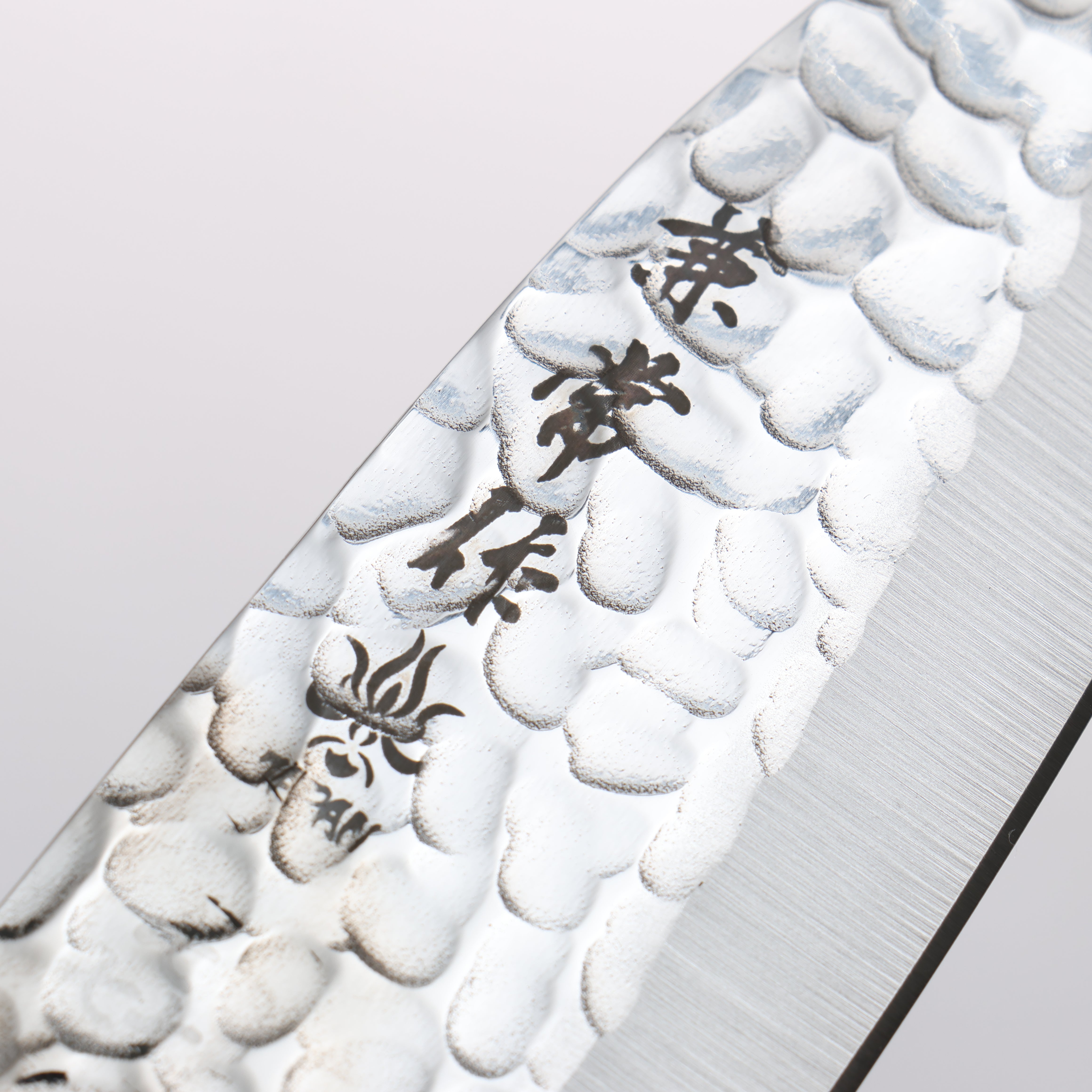 Kanetsune DSR-1K6 Hammered Deba 105mm Red Pakka wood Handle - Seisuke Knife
