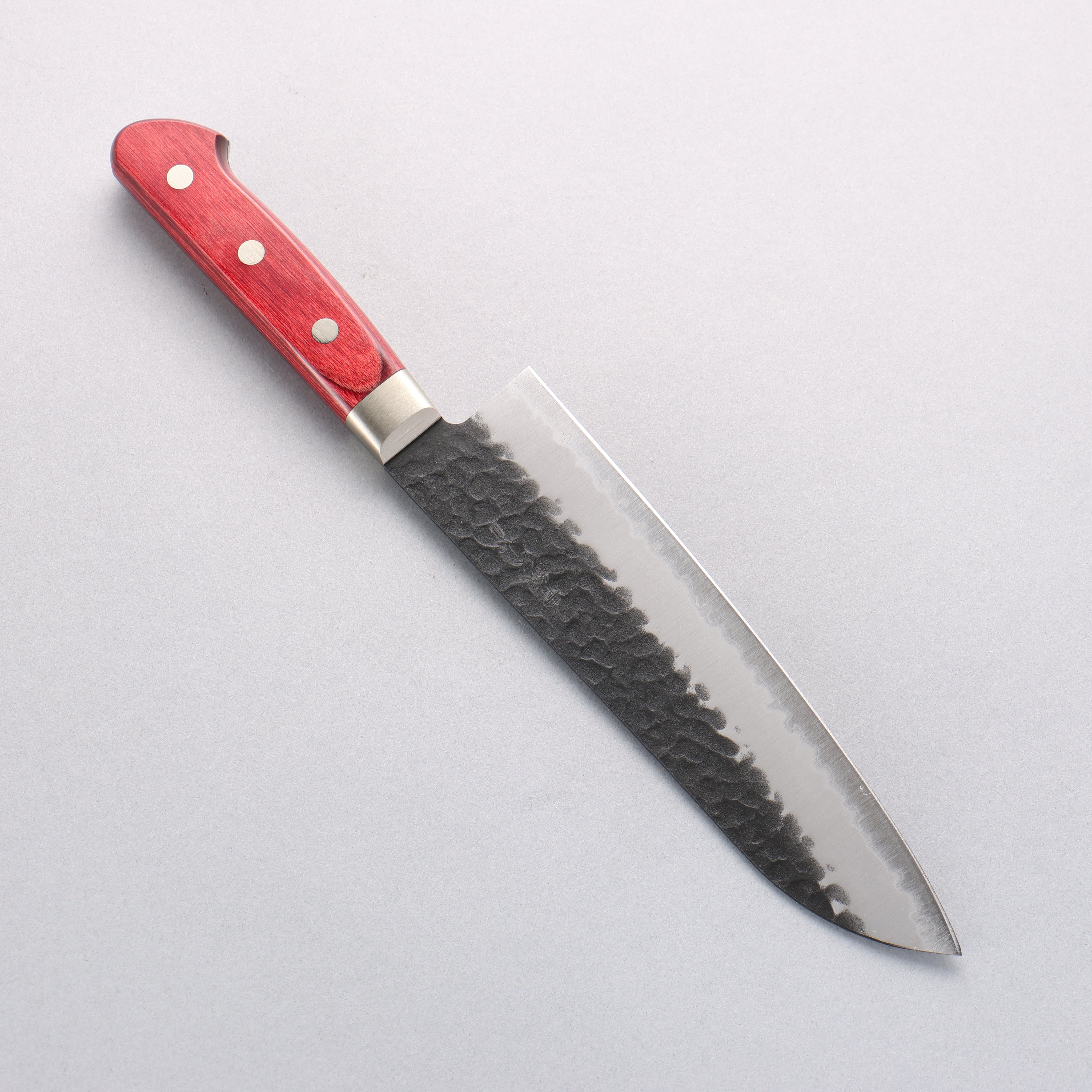 Seisuke Kurobeni Blue Super Hammered Kurouchi Santoku 185mm Red Pakka wood Handle - Seisuke Knife