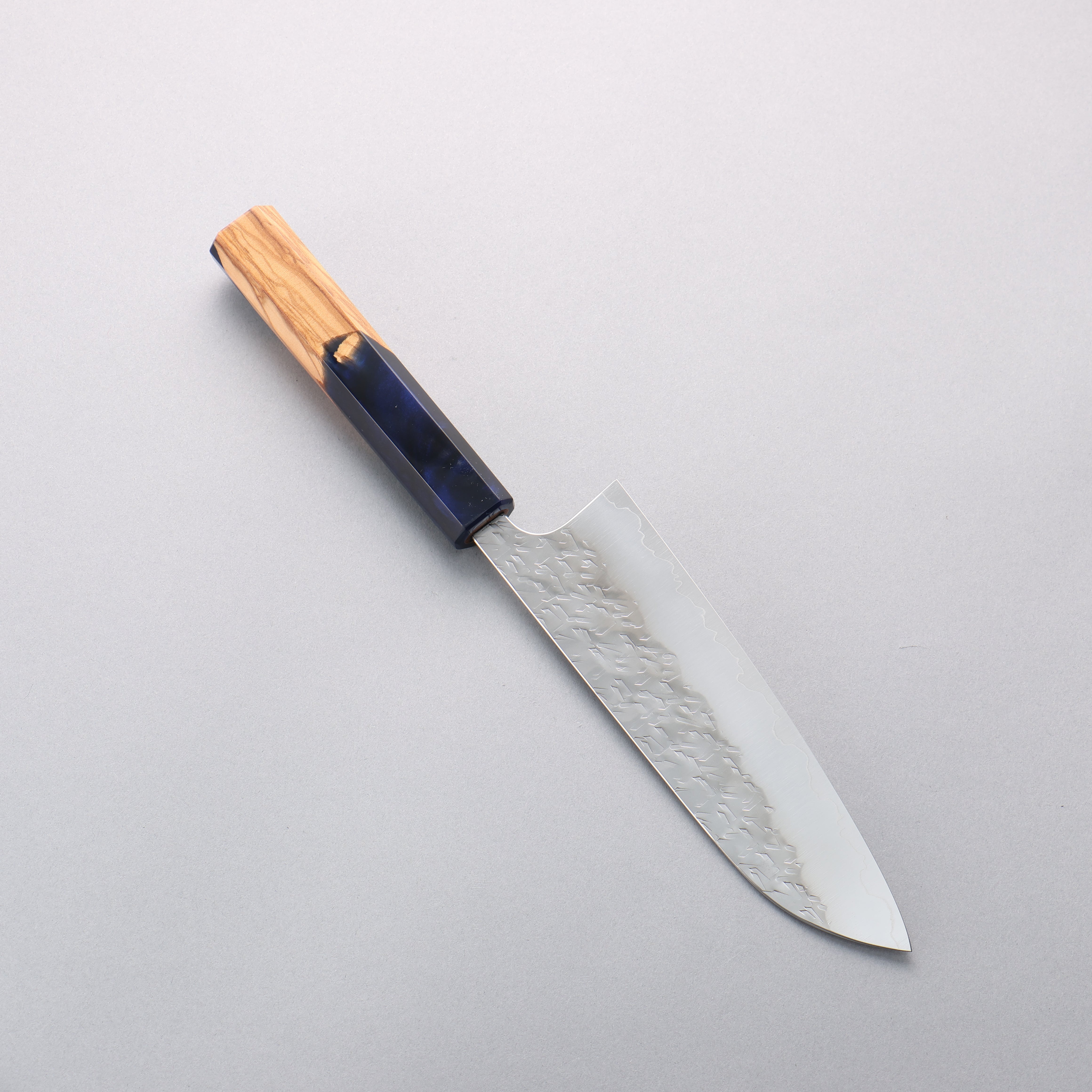 Yoshimi Kato Hyo SG2 Hammered Santoku 170mm Olive Wood & Blue Resin Handle - Seisuke Knife