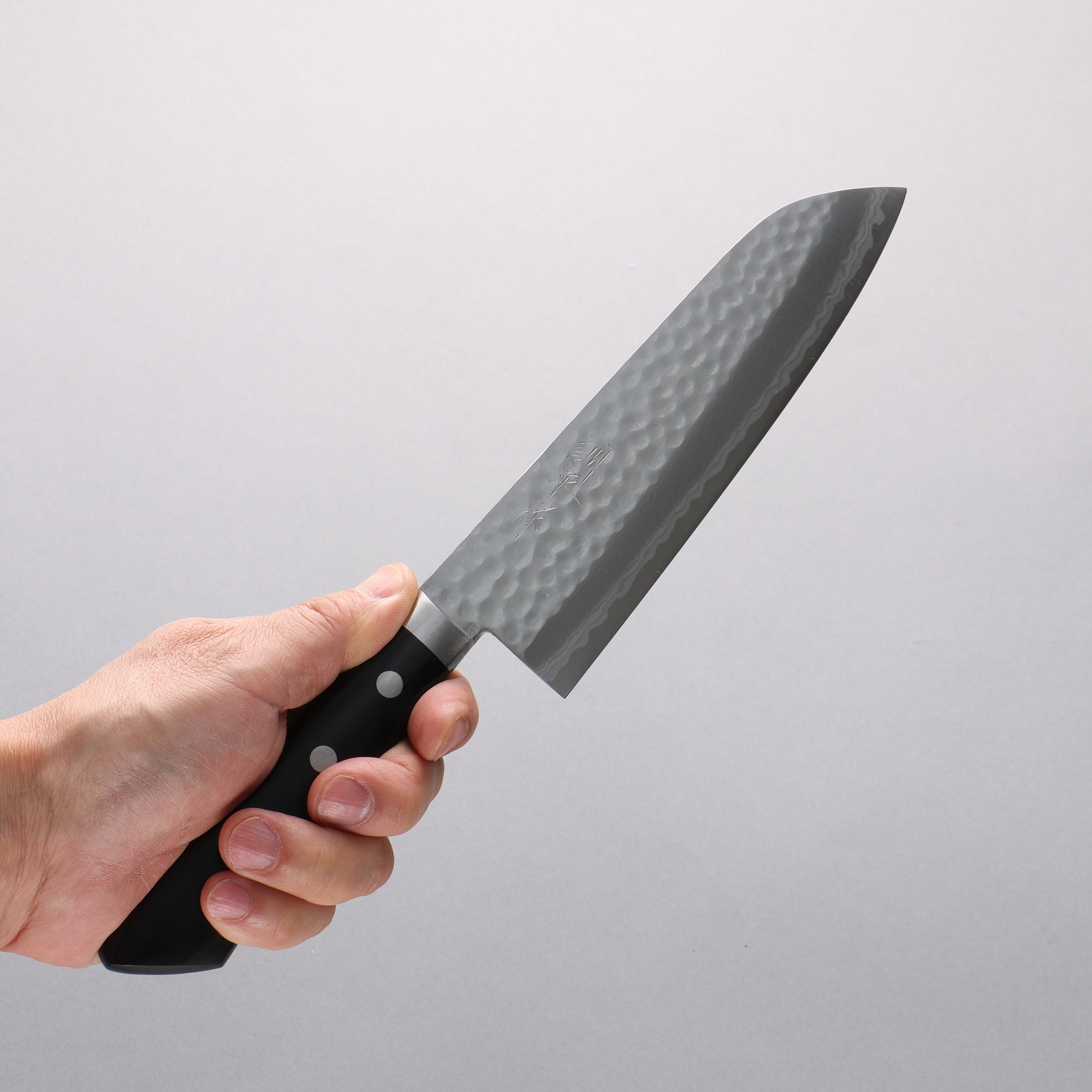 Kunihira Kokuryu VG10 Hammered Damascus Santoku 170mm Black Pakka wood Handle - Seisuke Knife