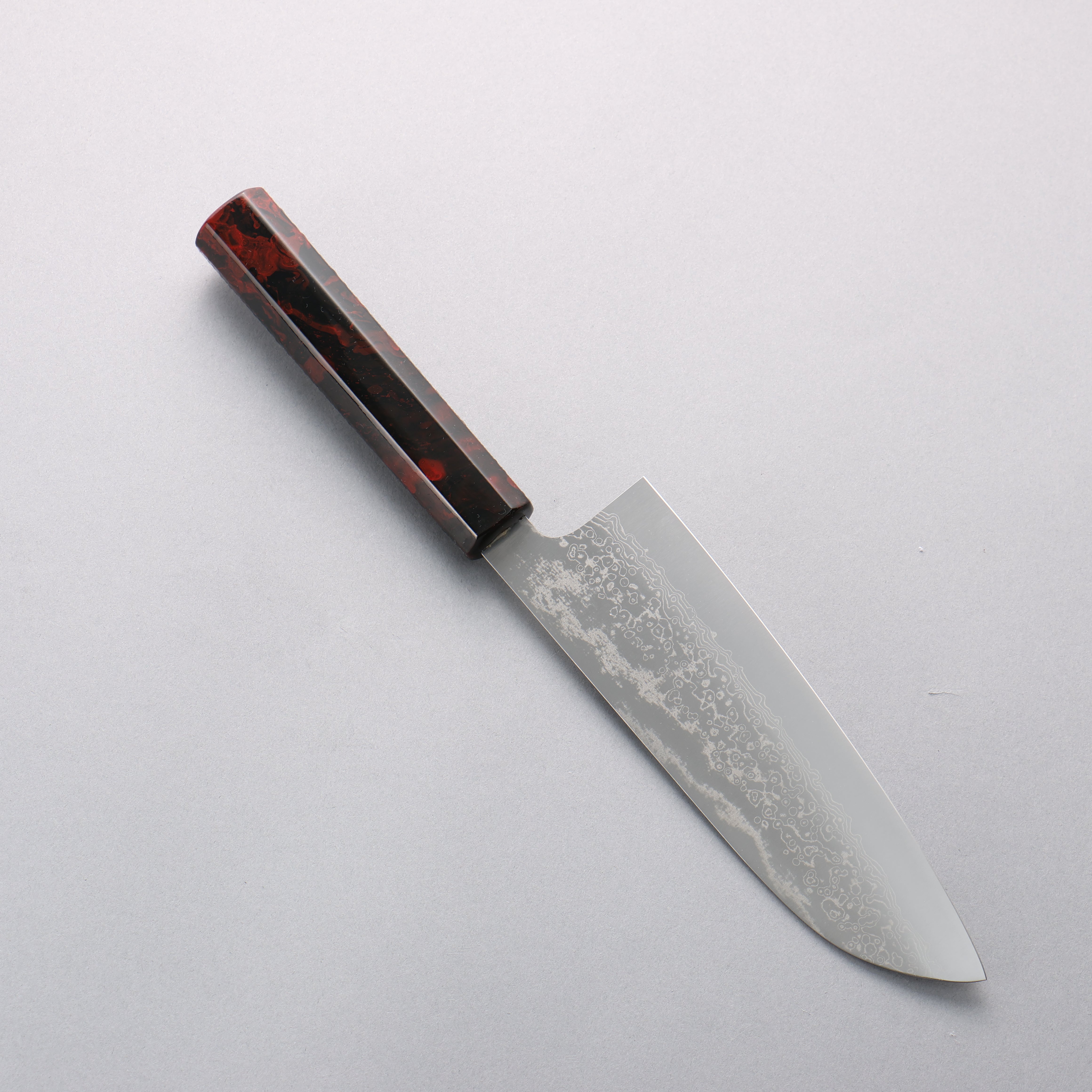 Makoto Kurosaki VG10w Damascus Santoku 165mm Lacquered Red/Black Marble Handle - Seisuke Knife