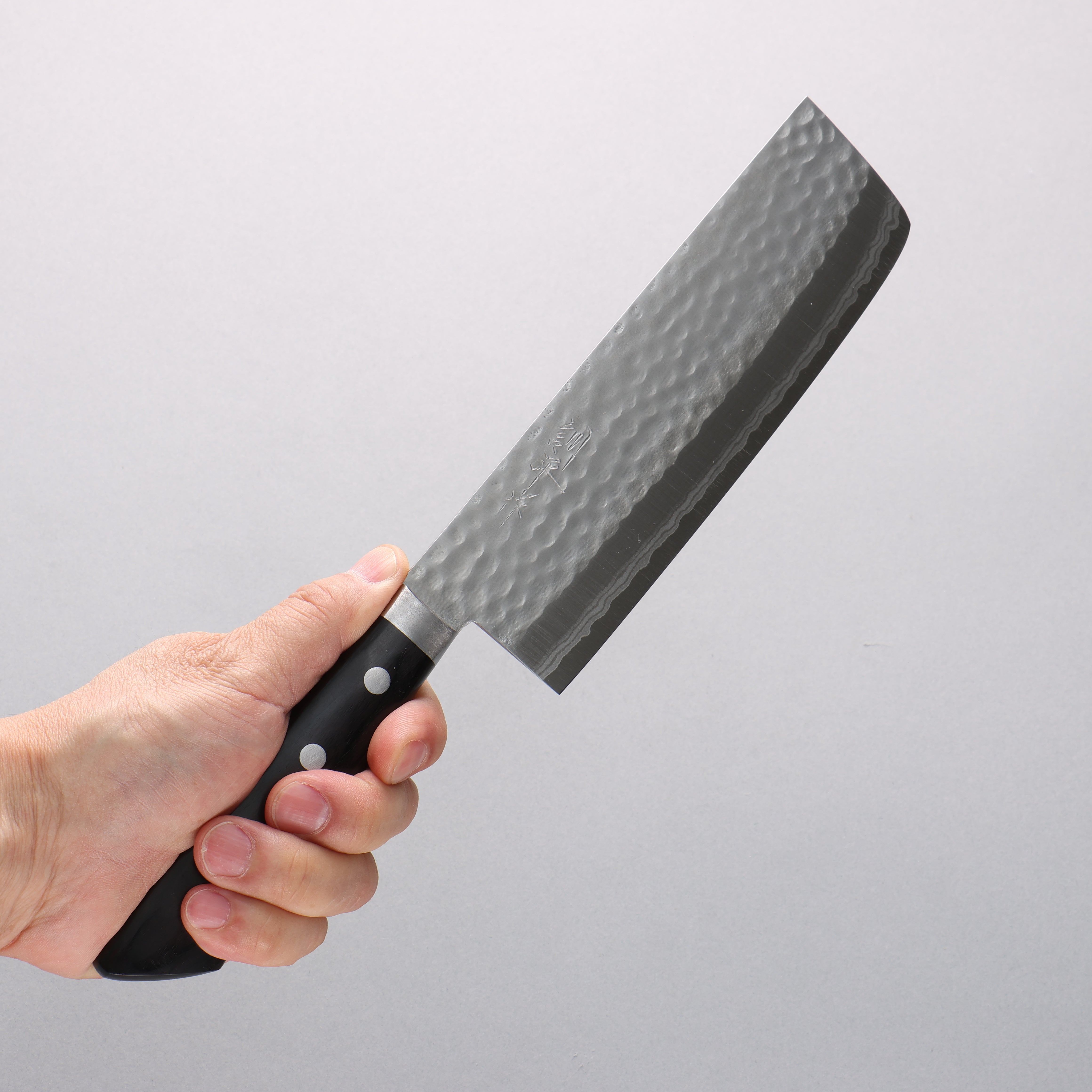 Kunihira Kokuryu VG10 Hammered Damascus Nakiri 165mm Black Pakkawood Handle - Seisuke Knife