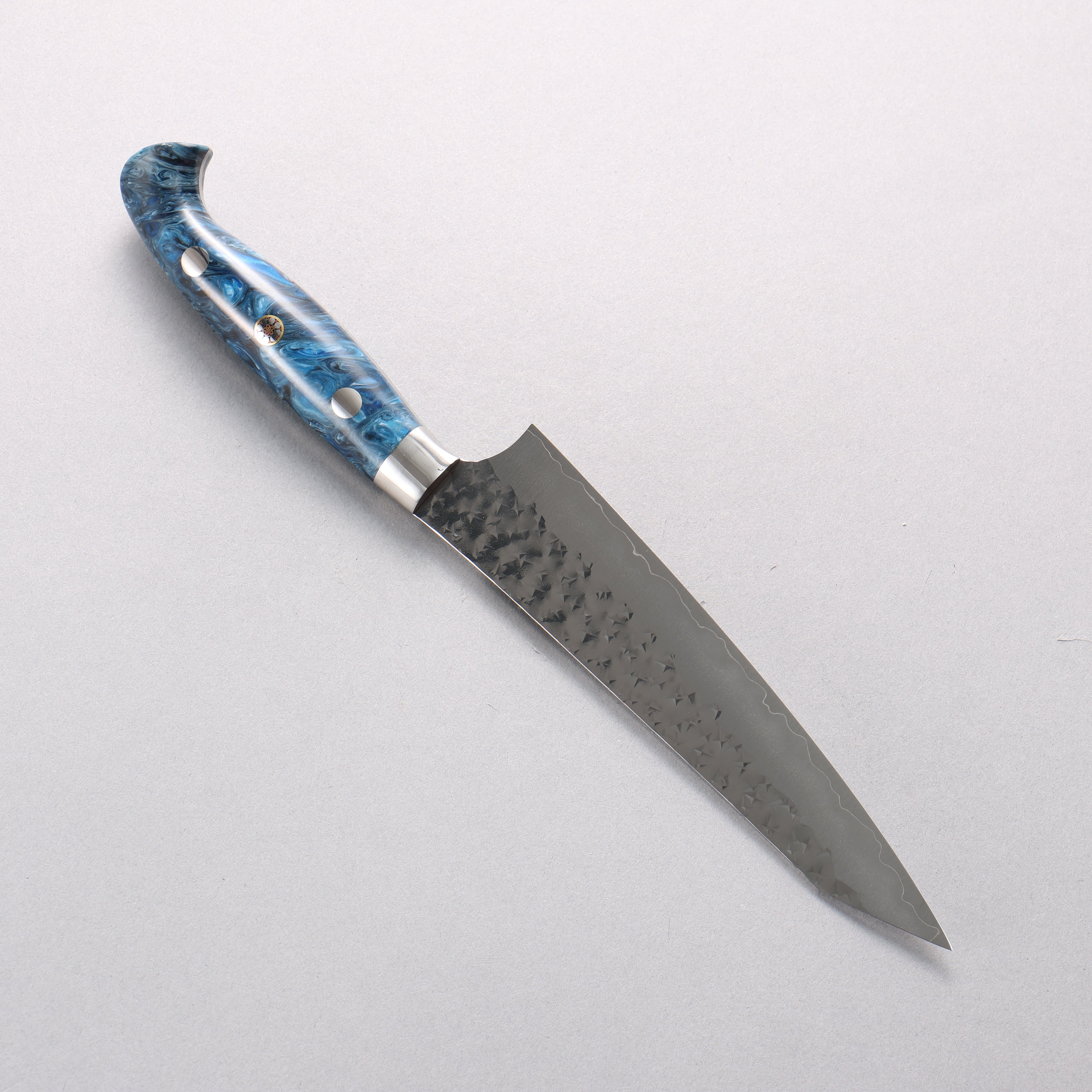 Yu Kurosaki Senko Ei SG2 Hammered Petty-Utility 150mm Blue and White Acrylic Handle - Seisuke Knife