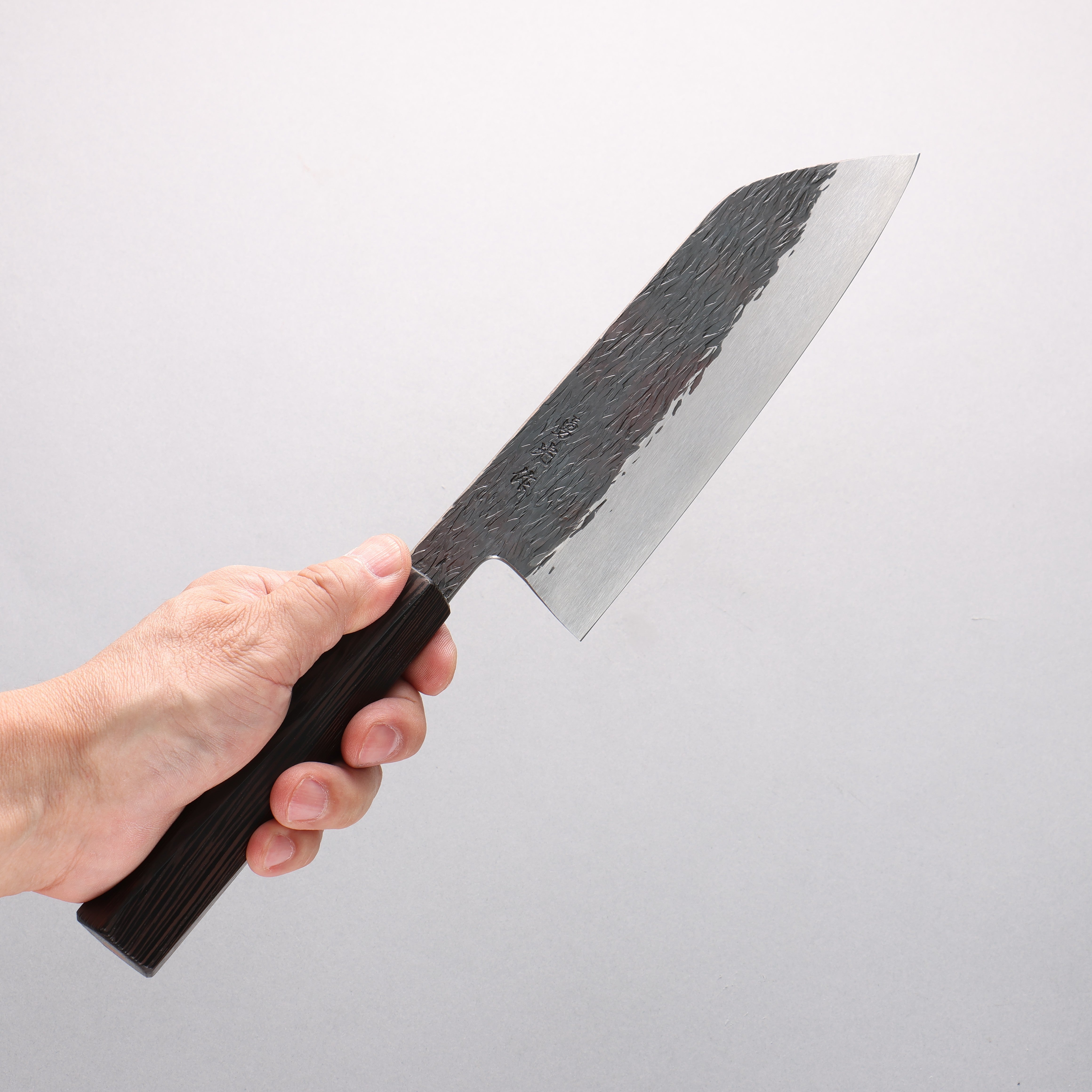 【希少】石垣キュー Ishigaki Cues 鷲 紋章 真鍮ピン 国産 日本製 Isamitsu Abe Blue Super Hammered Kurouchi Santoku 180mm Pentagonal Shi