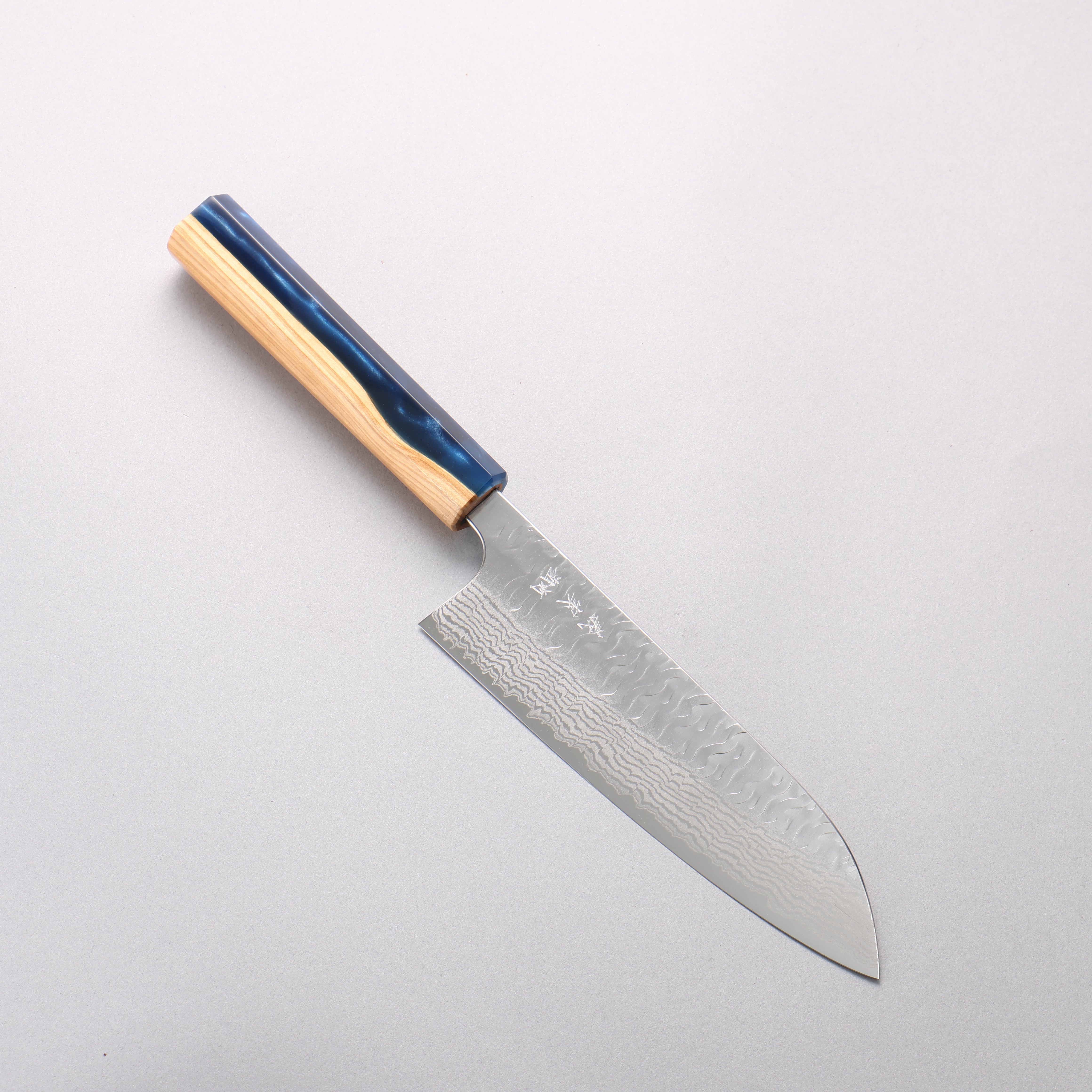 Yoshimi Kato Nami VG-XEOS Hammered Damascus Santoku 170mm Olive Tree and Blue Resin Handle - Seisuke Knife