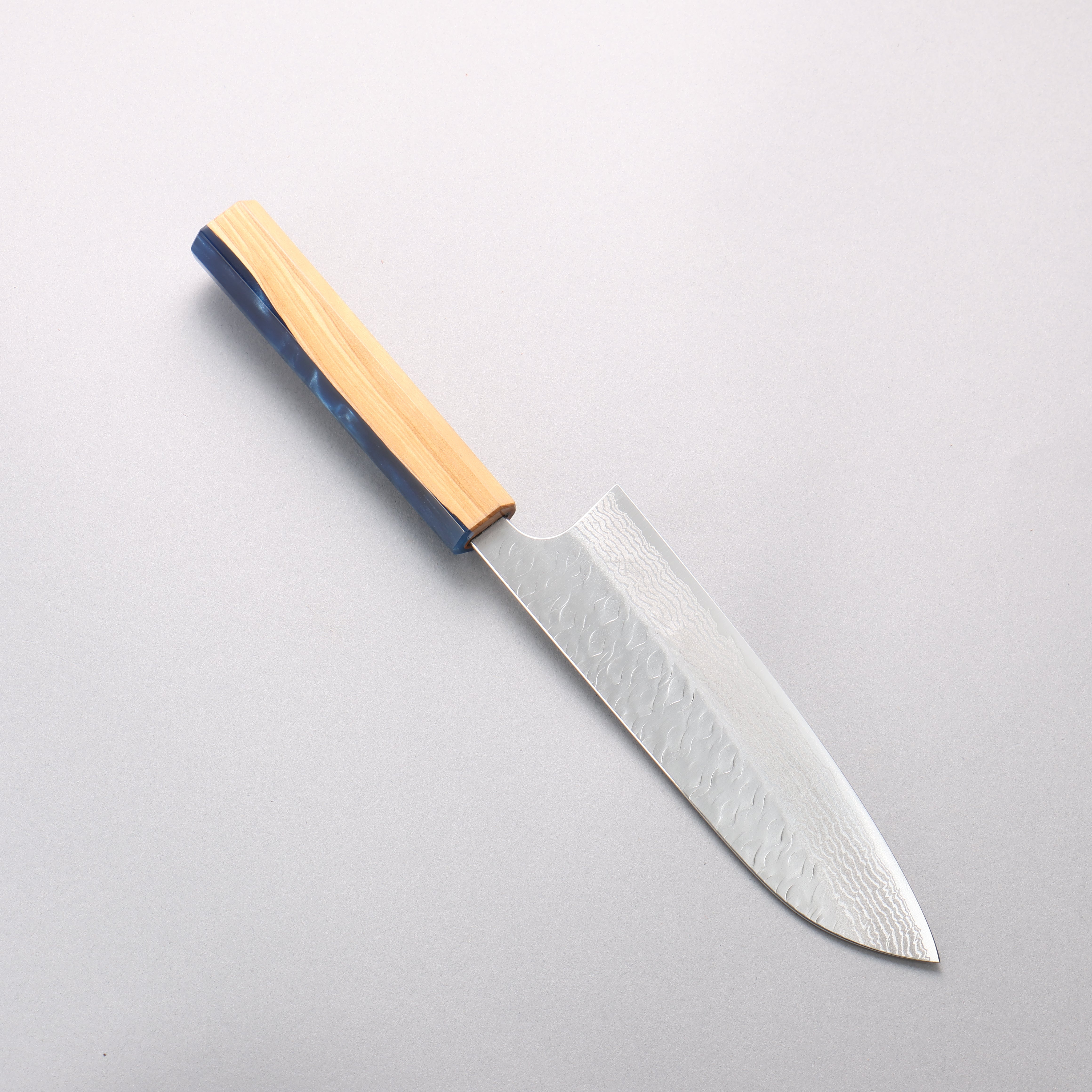 Yoshimi Kato Nami VG-XEOS Hammered Damascus Santoku 170mm Olive Tree and Blue Resin Handle - Seisuke Knife