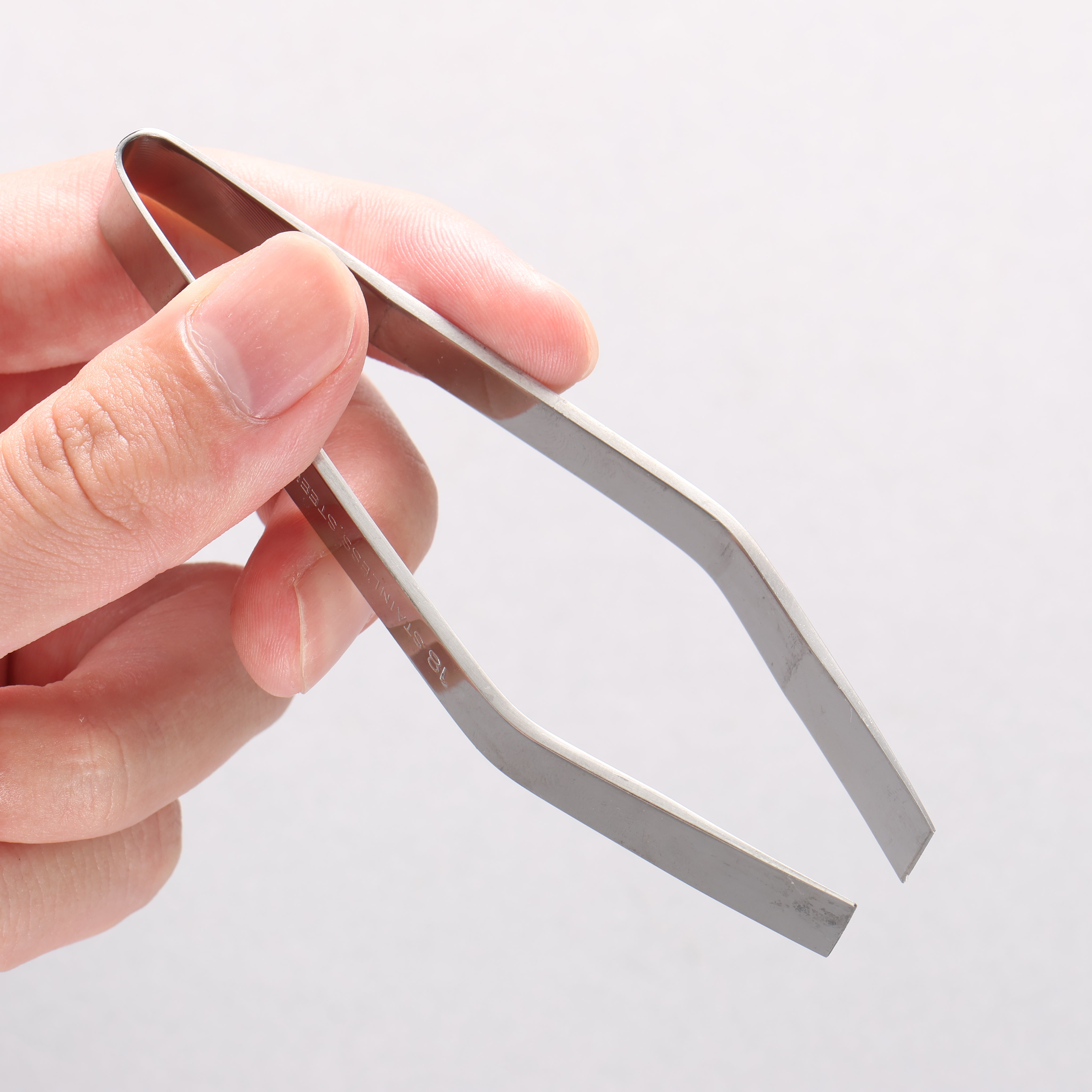 Sakai Takayuki West-Type Fishbone Tweezers 105mm - Seisuke Knife