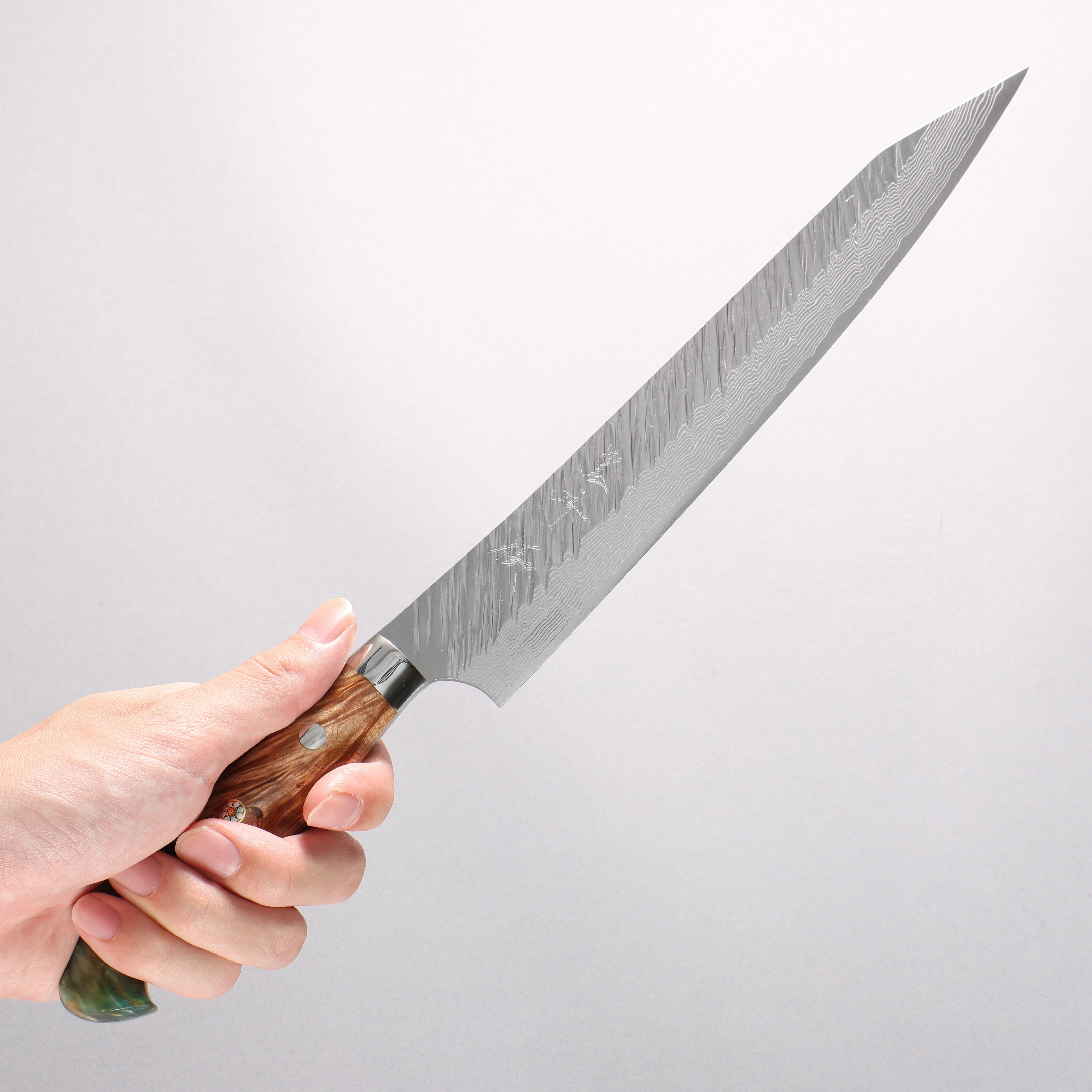 Yu Kurosaki Fujin SG2 Hammered Damascus Kiritsuke Sujihiki 240mm Green and Wood Pattern Acrylic Handle with Sheath - Seisuke Knife