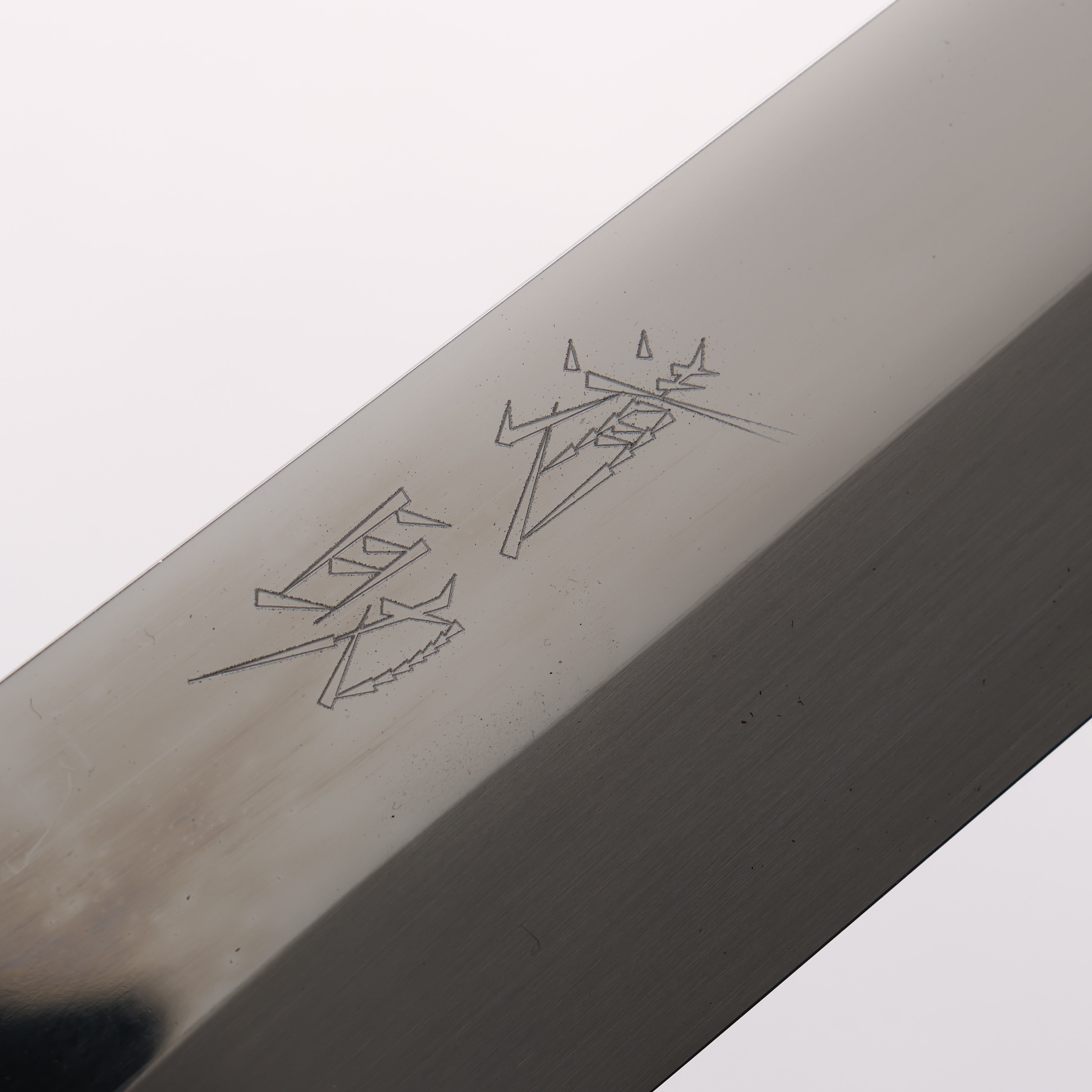 Sakai Takayuki Honyaki Hien VG10 Mirrored Finish Kengata Yanagiba 300mm Black Lacquered & Mother of Pearl Handle with Tetris Pattern Sheath - Seisuke Knife