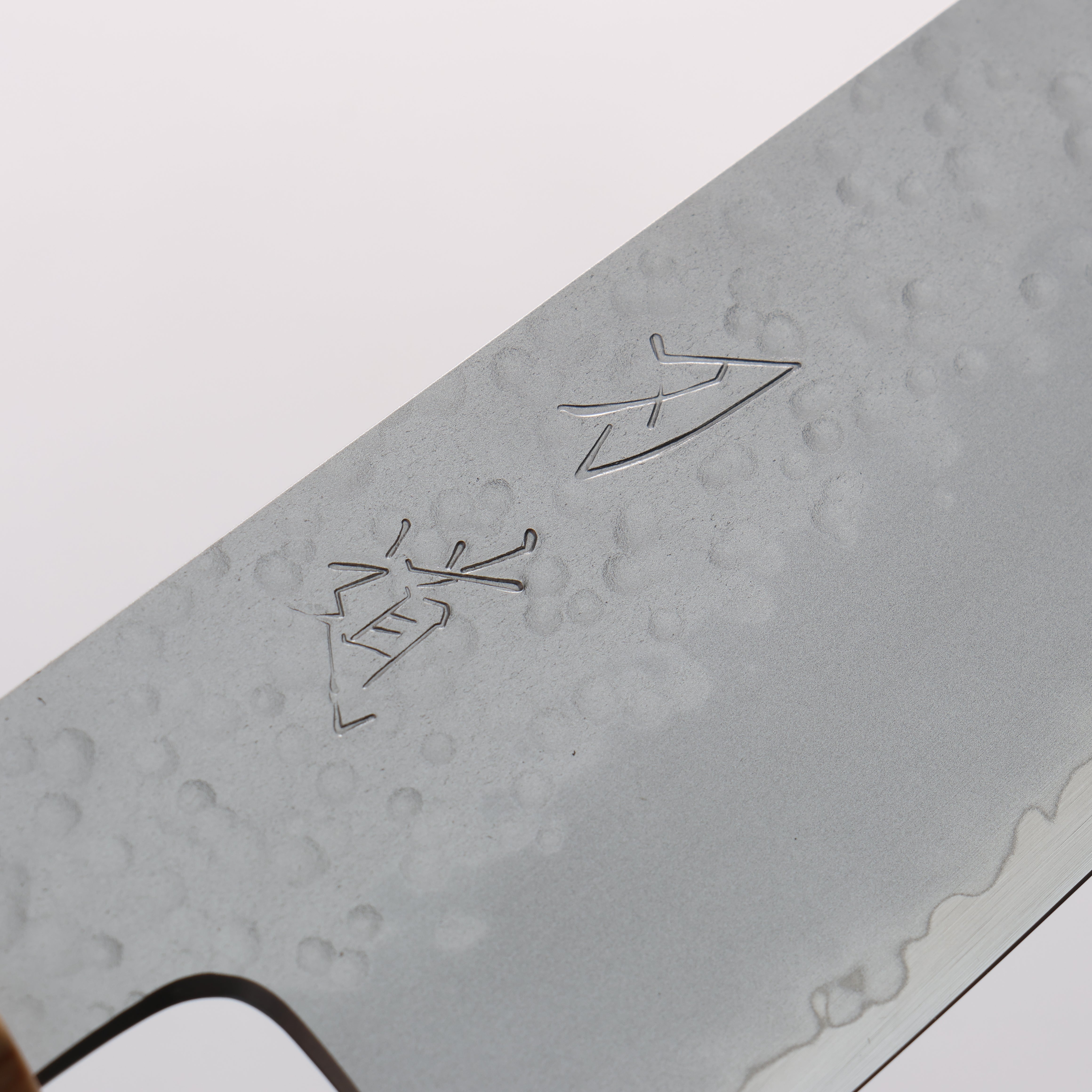 Hado Shiosai VG10 Maru Hammered Small Bunka 135mm Olive Wood Handle - Seisuke Knife