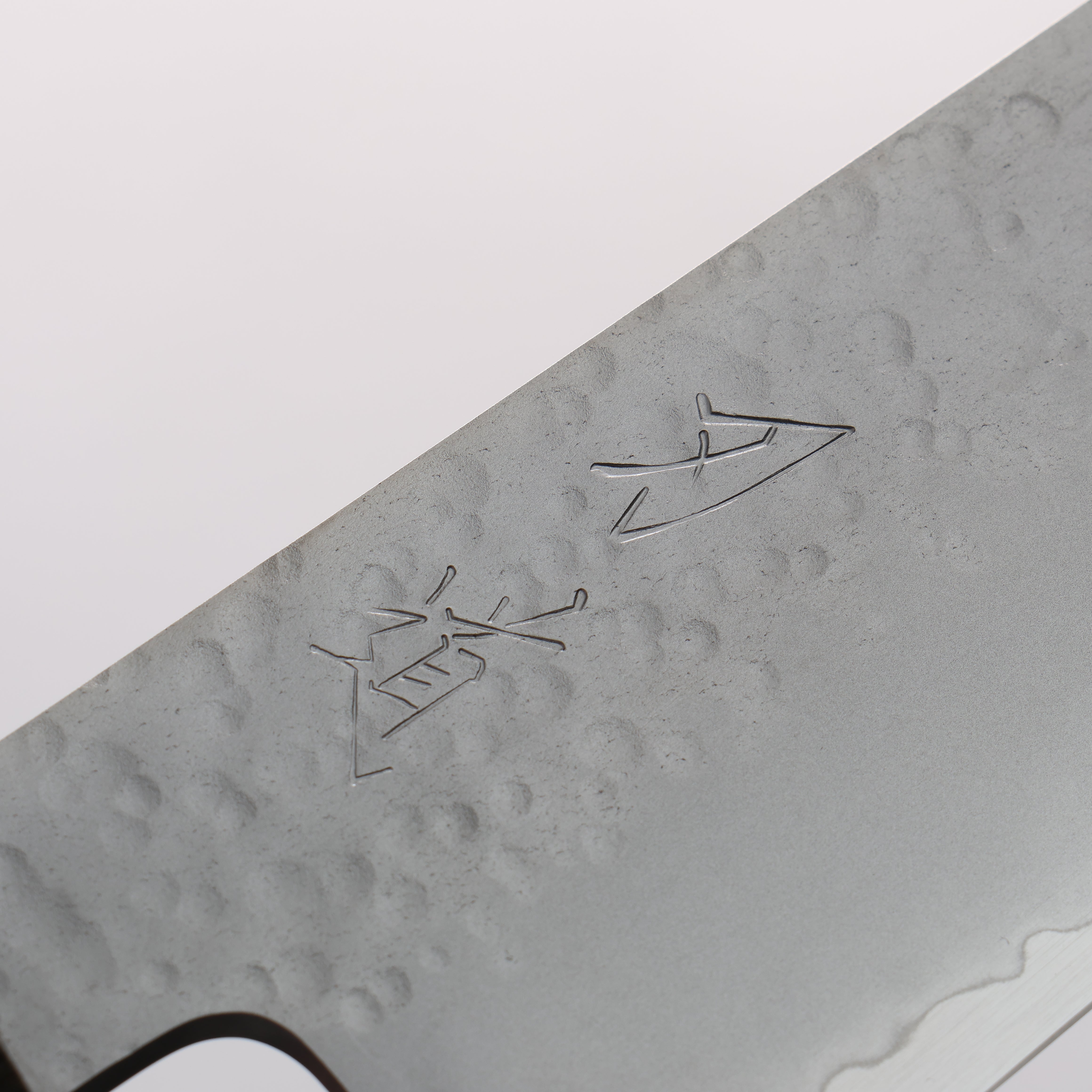 Hado Shiosai VG10 Maru Hammered Small Bunka 135mm Mahogany & Ash Gray Pakkawood Handle - Seisuke Knife