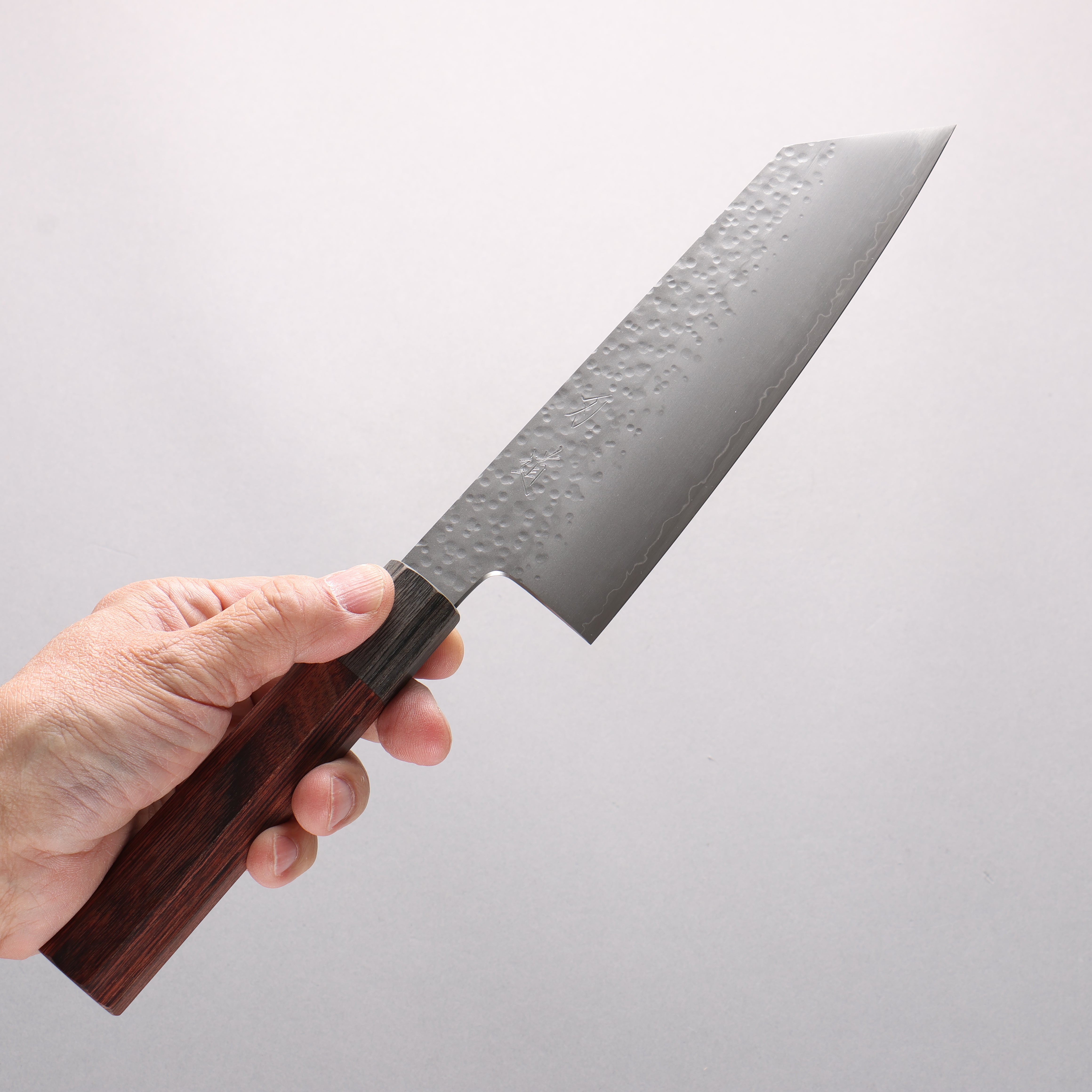 Hado Shiosai VG10 Maru Hammered Bunka 180mm Mahogany & Ash Gray Pakkawood Handle - Seisuke Knife