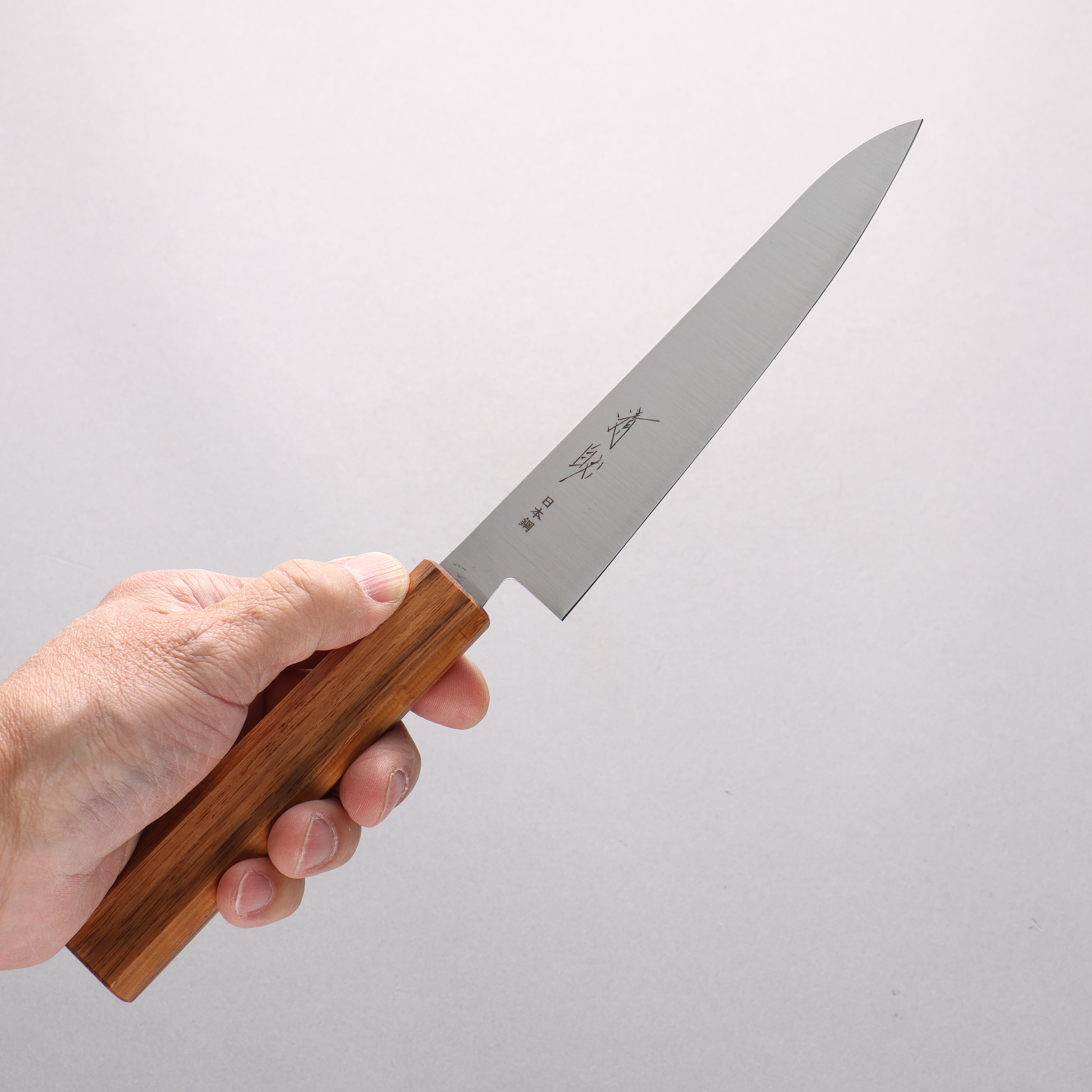 Seisuke SK-4 Petty-Utility 150mm Lacquered Oak Handle - Seisuke Knife