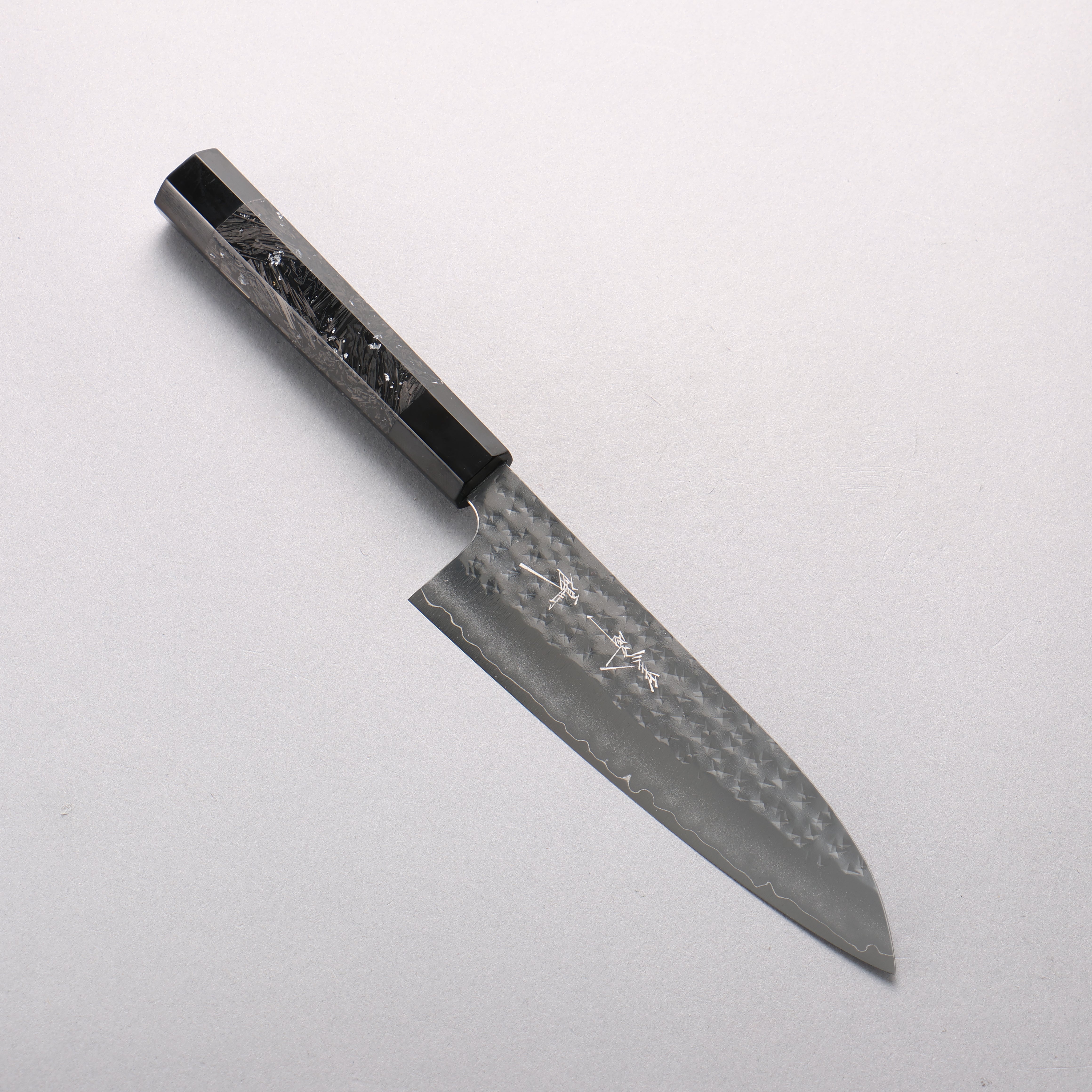 Yu Kurosaki Senko Ryu SG2 Hammered Small Santoku 150mm Silver Speckled Carbon Fiber with & Black Horn Handle - Seisuke Knife