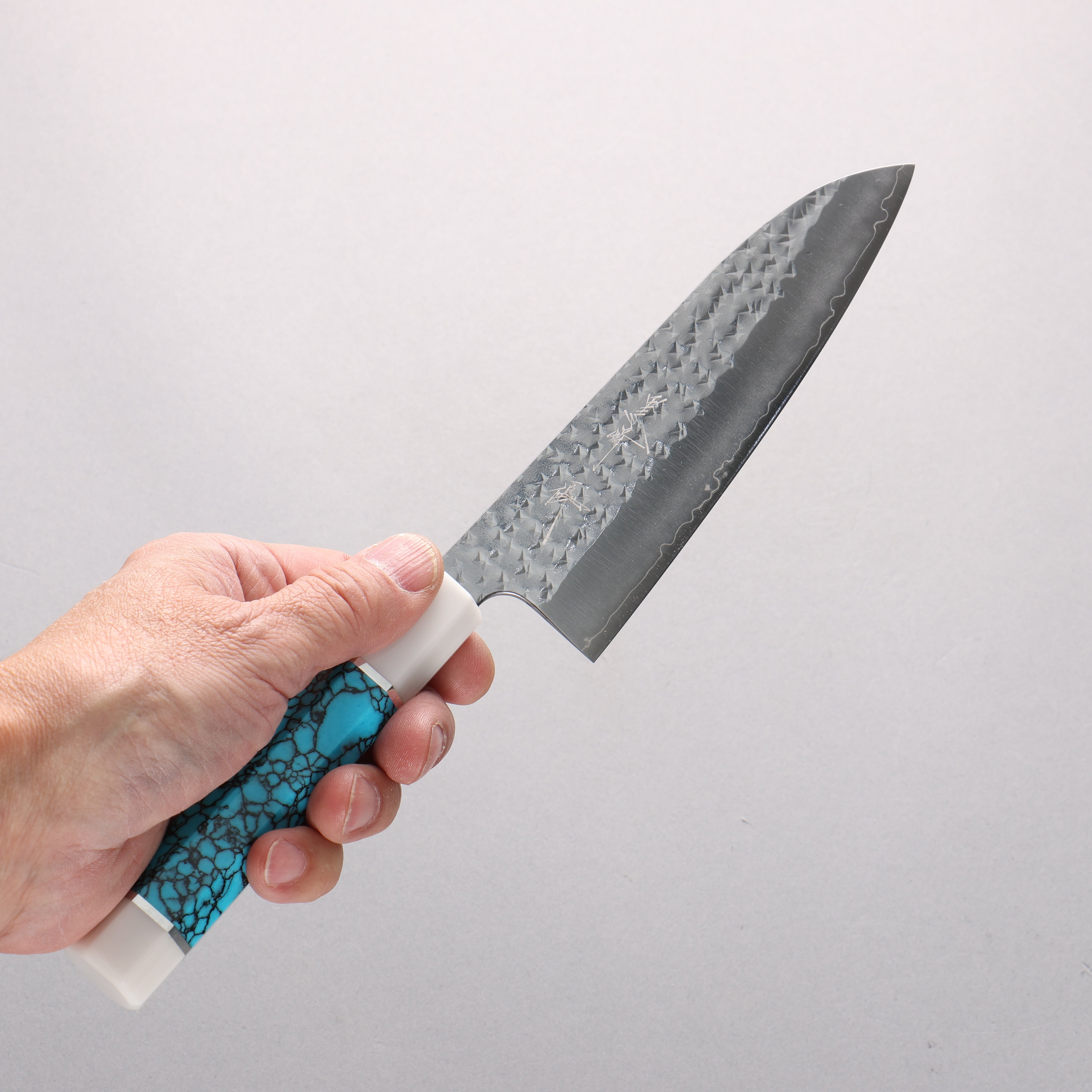 Yu Kurosaki Senko Ryu SG2 Hammered Small Santoku 150mm Turquoise & Double White Ring Handle - Seisuke Knife