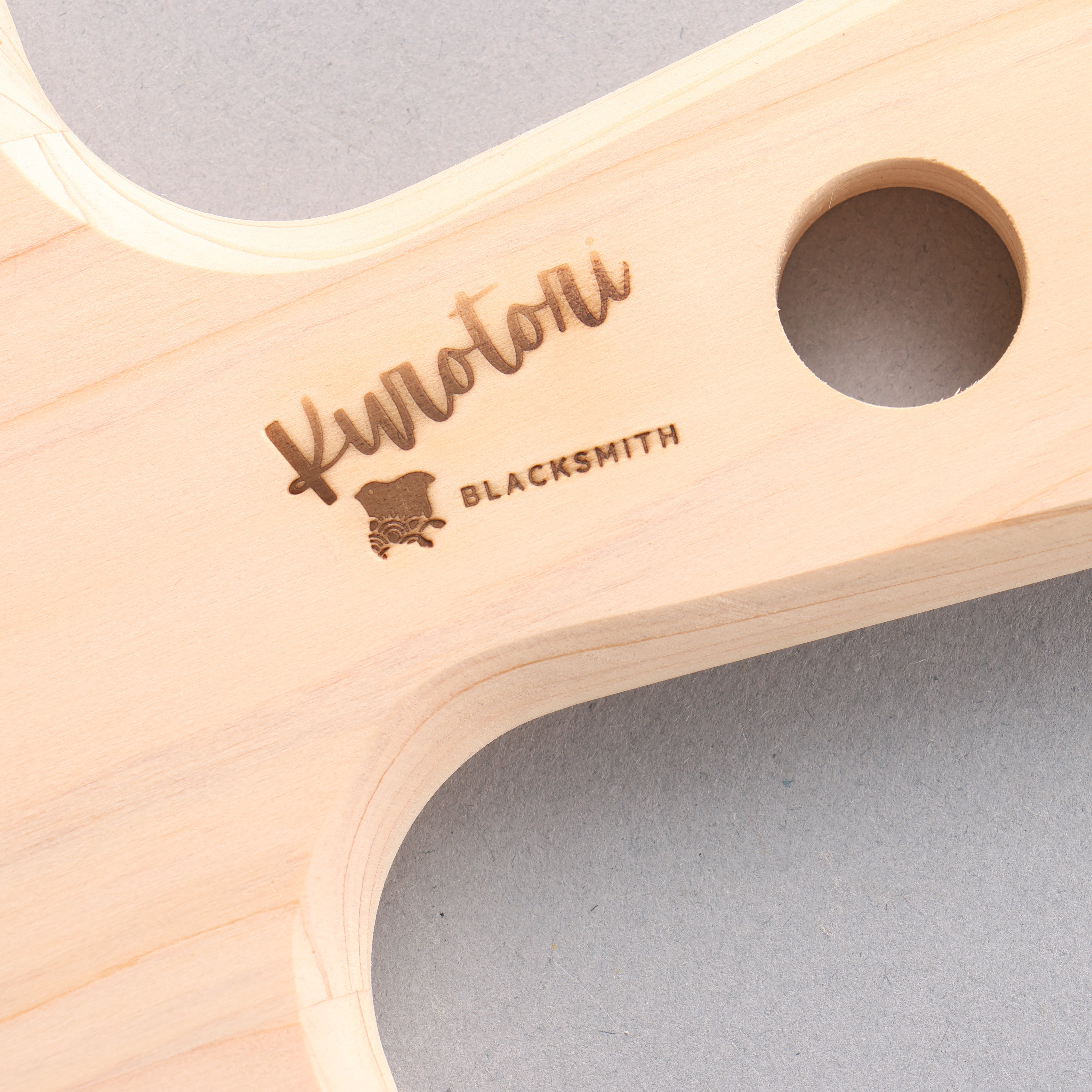 Kurotori Magnolia Cutting Board 330(250) x 120 x 15mm - Seisuke Knife