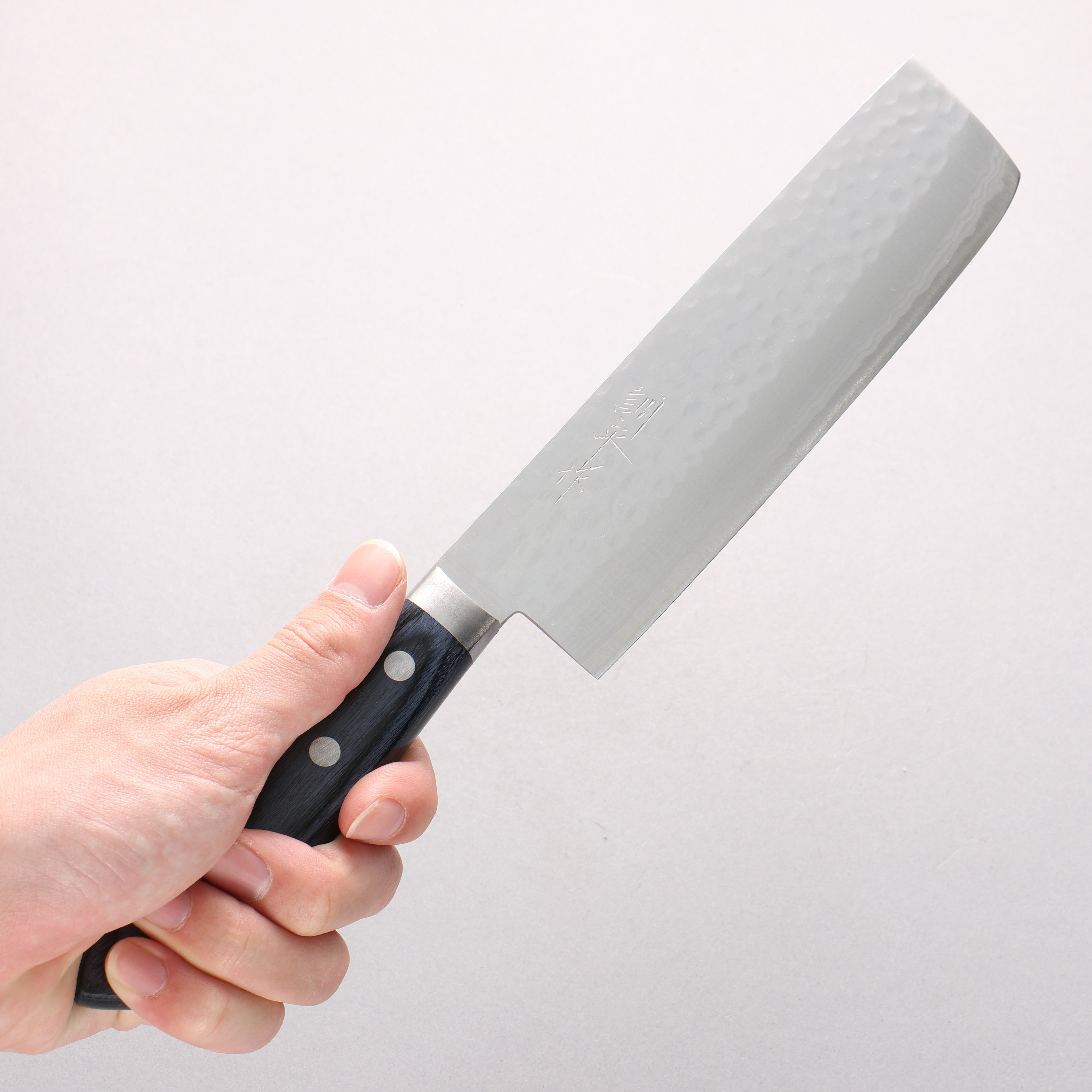 Kunihira Kokuryu VG10 Hammered Damascus Usuba 165mm Navy Blue Pakkawood Handle - Seisuke Knife