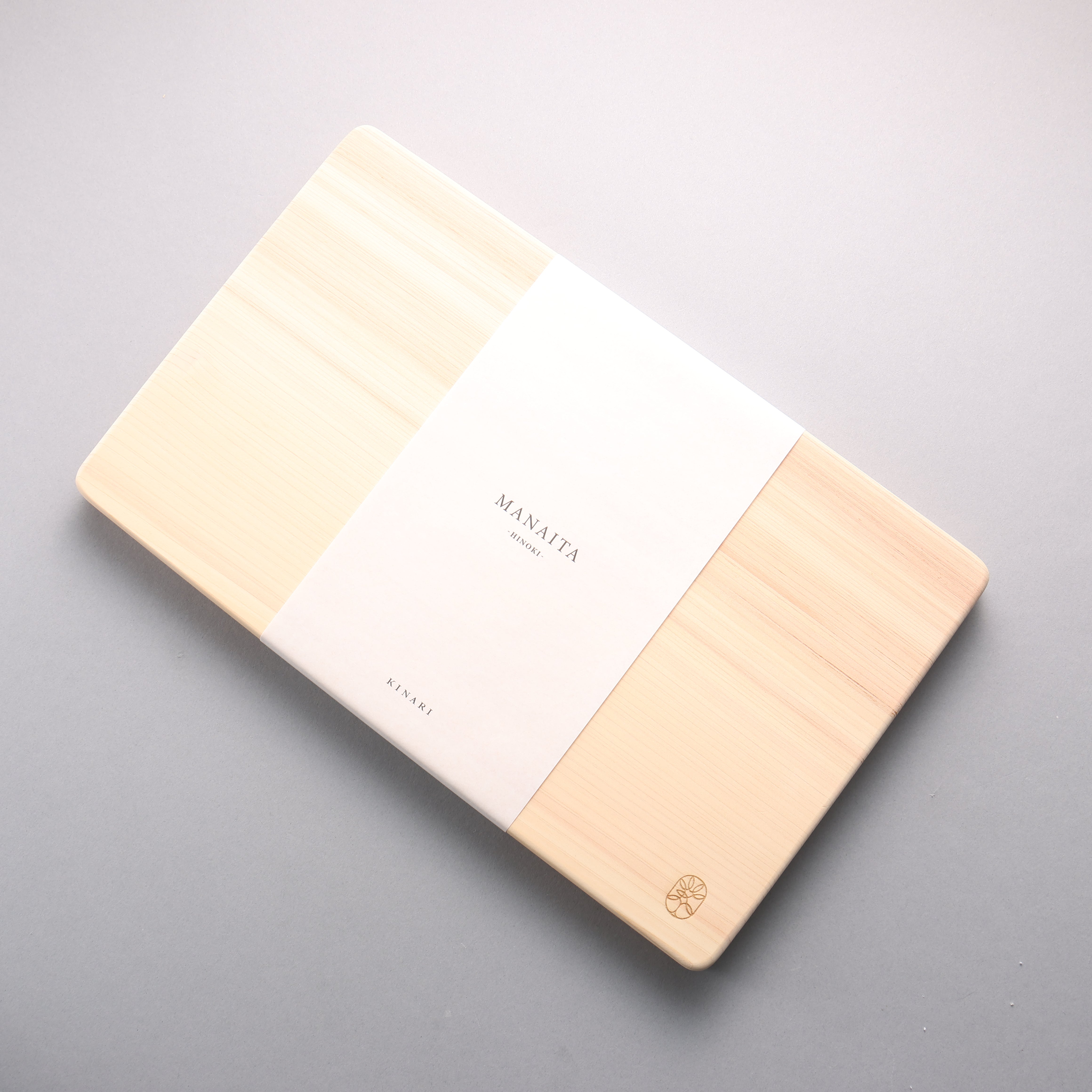 KINARI Japanese Cypress Cutting Board Standard (標準) 360 x 220 x 25mm - Seisuke Knife