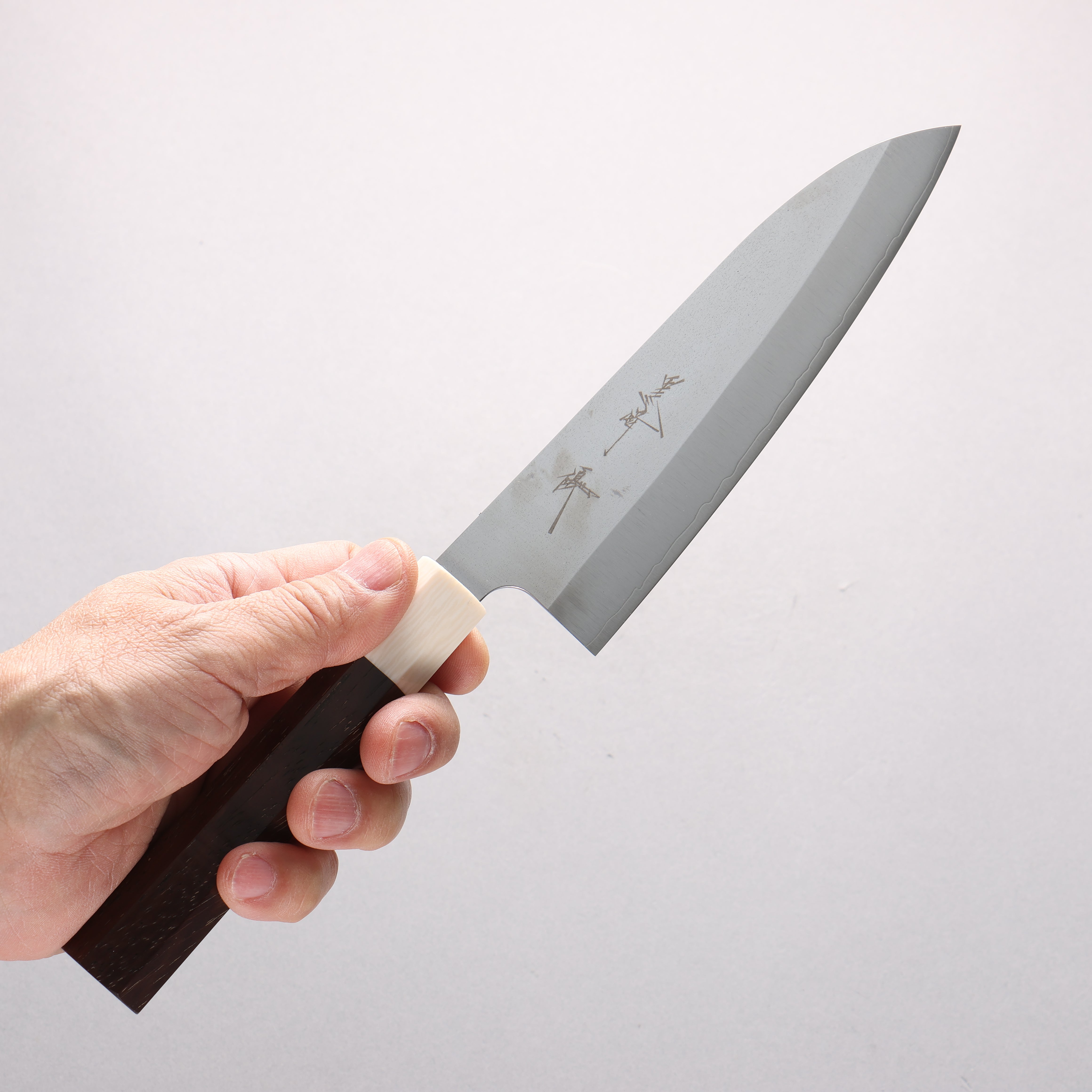 Yu Kurosaki New Gekko VG-XEOS Small Santoku 150mm Rosewood & White Pakkawood Handle - Seisuke Knife