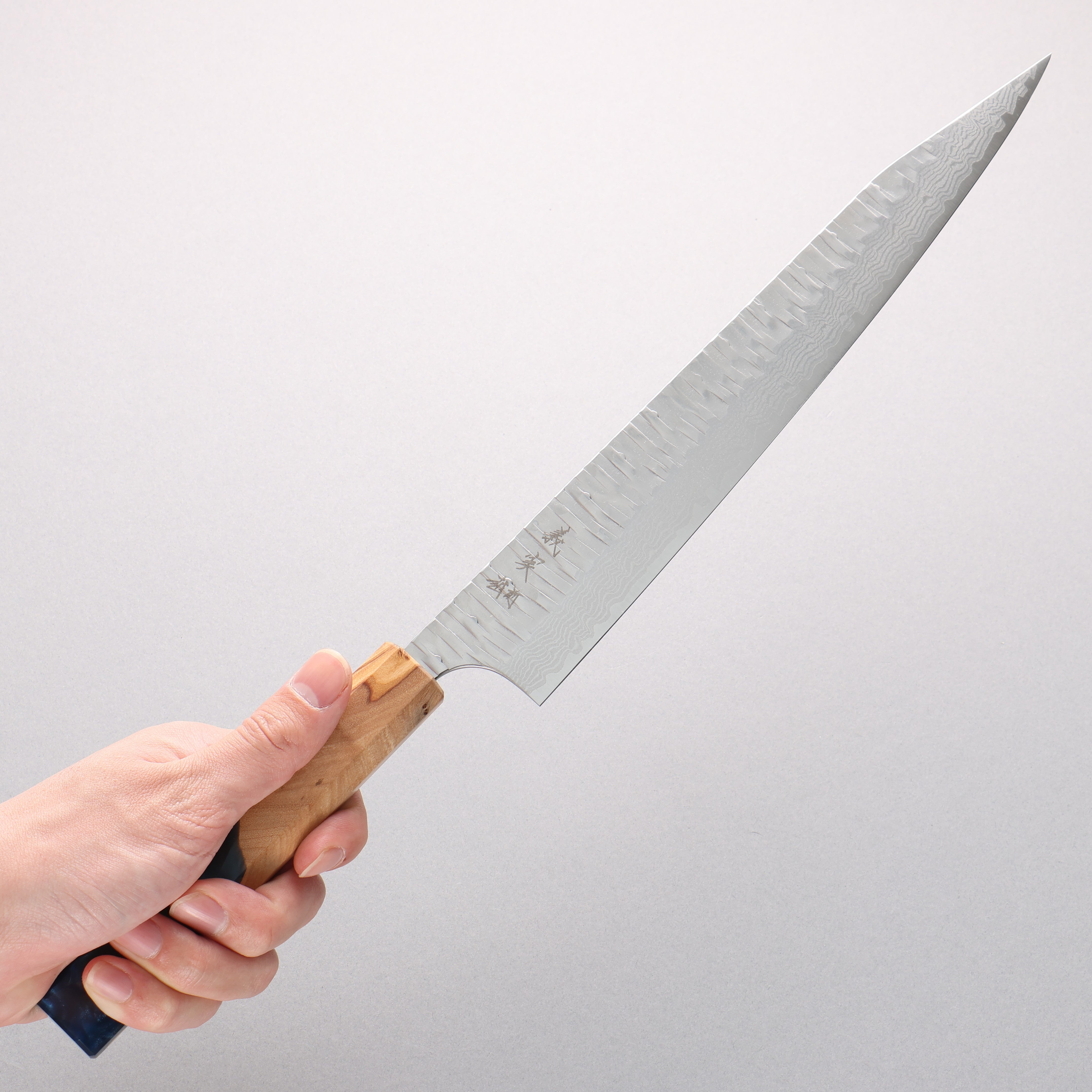 Yoshimi Kato Kasuri VG-XEOS Hammered Damascus Kiritsuke Sujihiki 270mm Olive Tree and Blue Resin Handle - Seisuke Knife