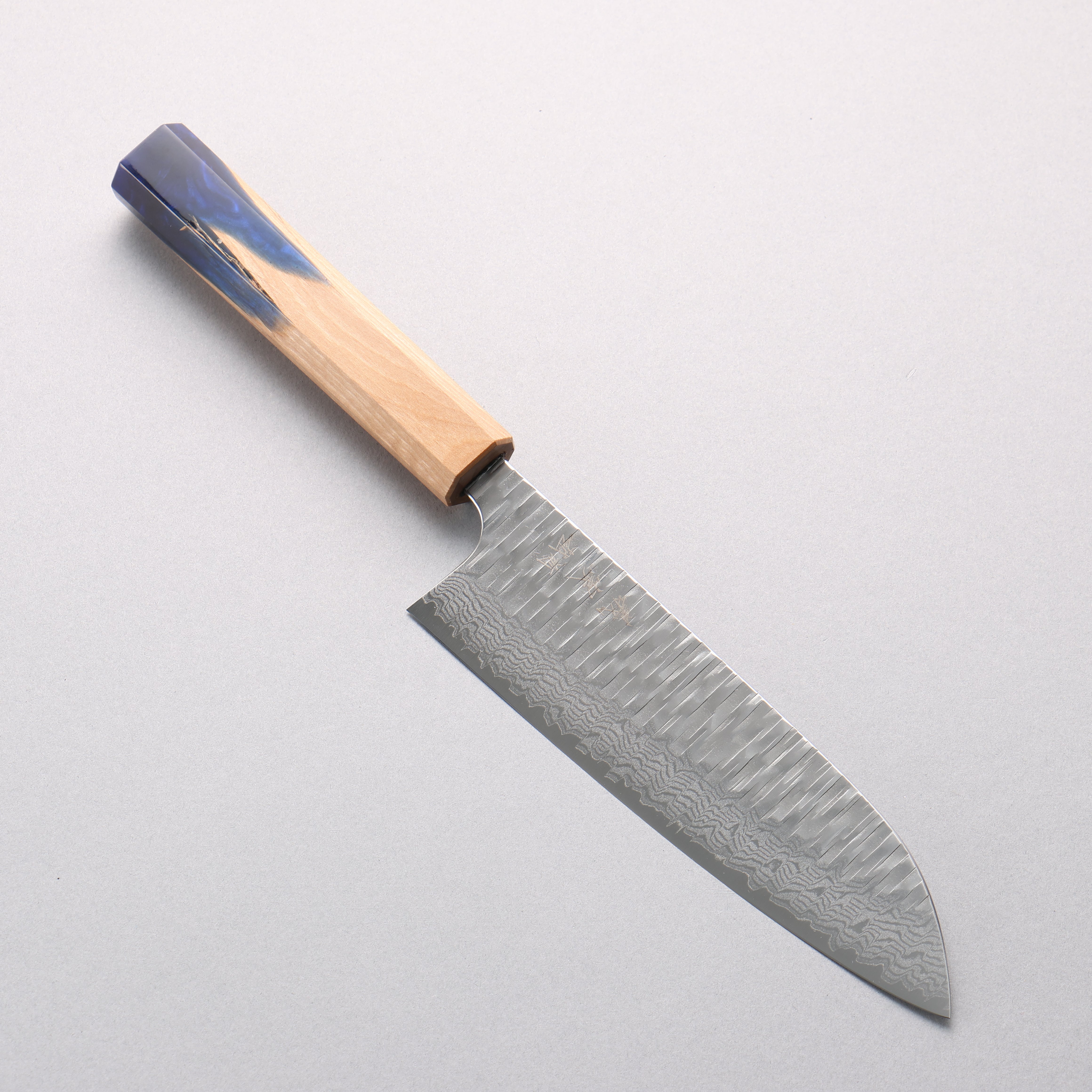 Yoshimi Kato Kasuri VG-XEOS Hammered Damascus Santoku 170mm Olive Wood & Blue Resin Handle - Seisuke Knife