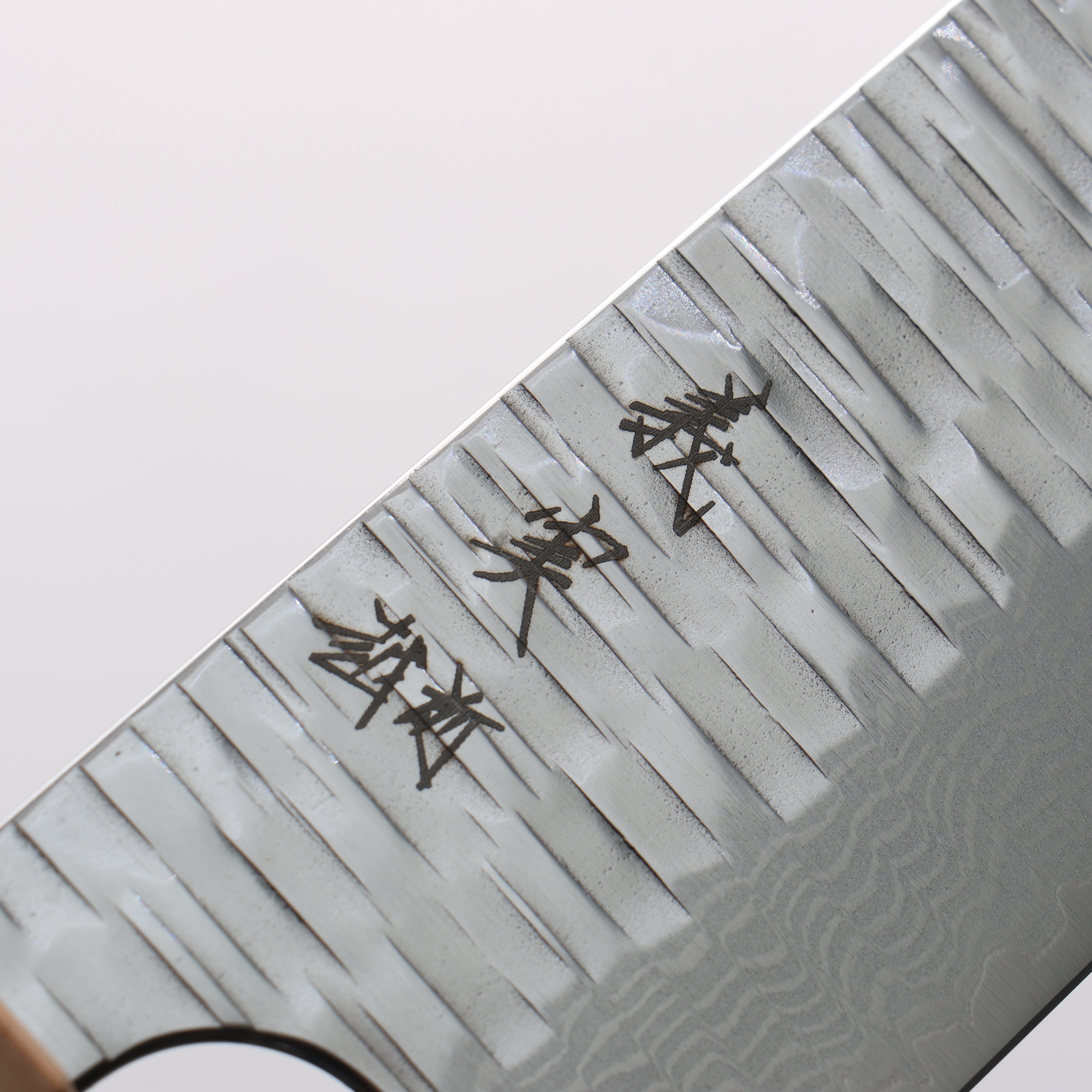 Yoshimi Kato Kasuri VG-XEOS Hammered Damascus Santoku 170mm Olive Wood & Blue Resin Handle - Seisuke Knife