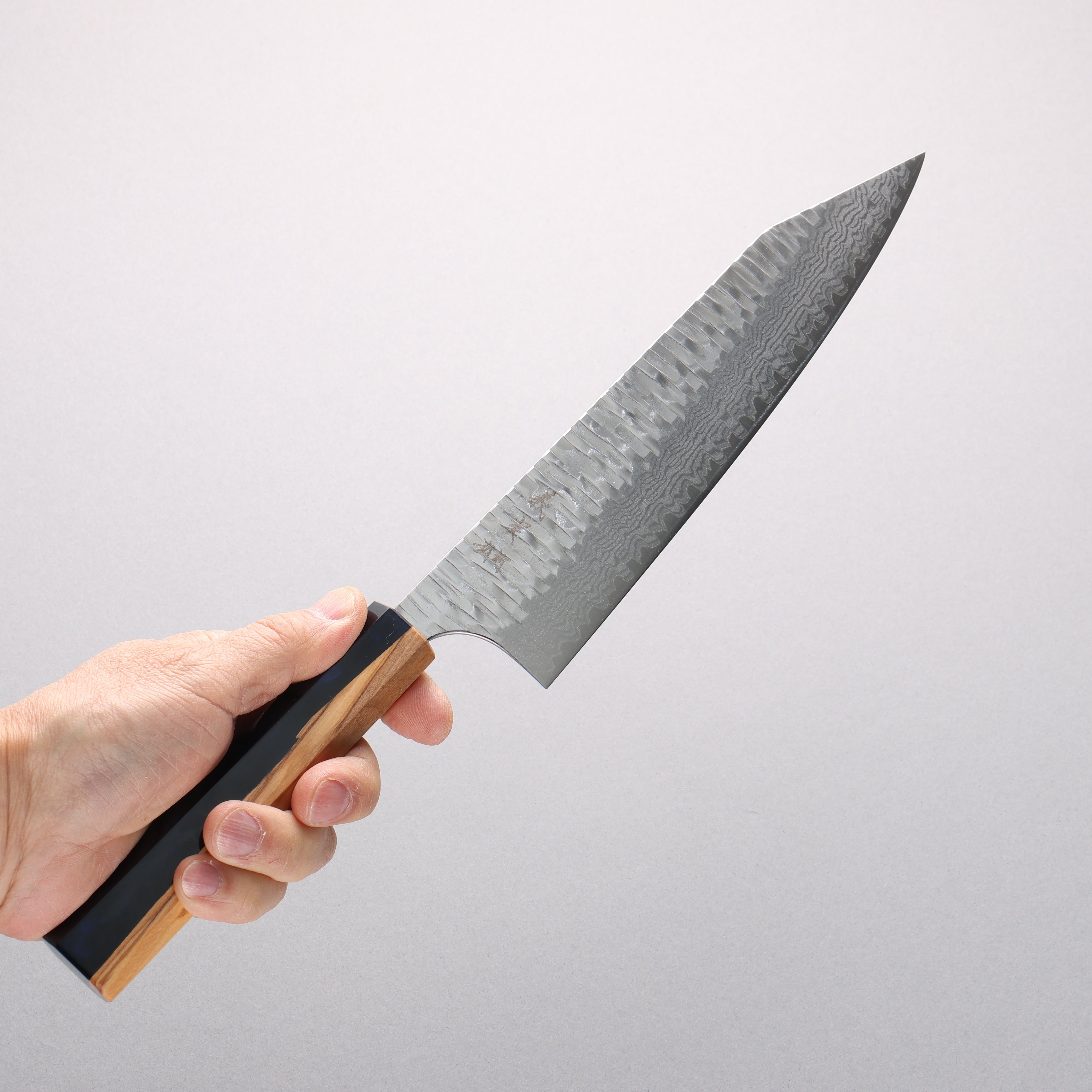 Yoshimi Kato Kasuri VG-XEOS Hammered Damascus Kiritsuke Gyuto 210mm Olive Wood & Blue Resin Handle - Seisuke Knife