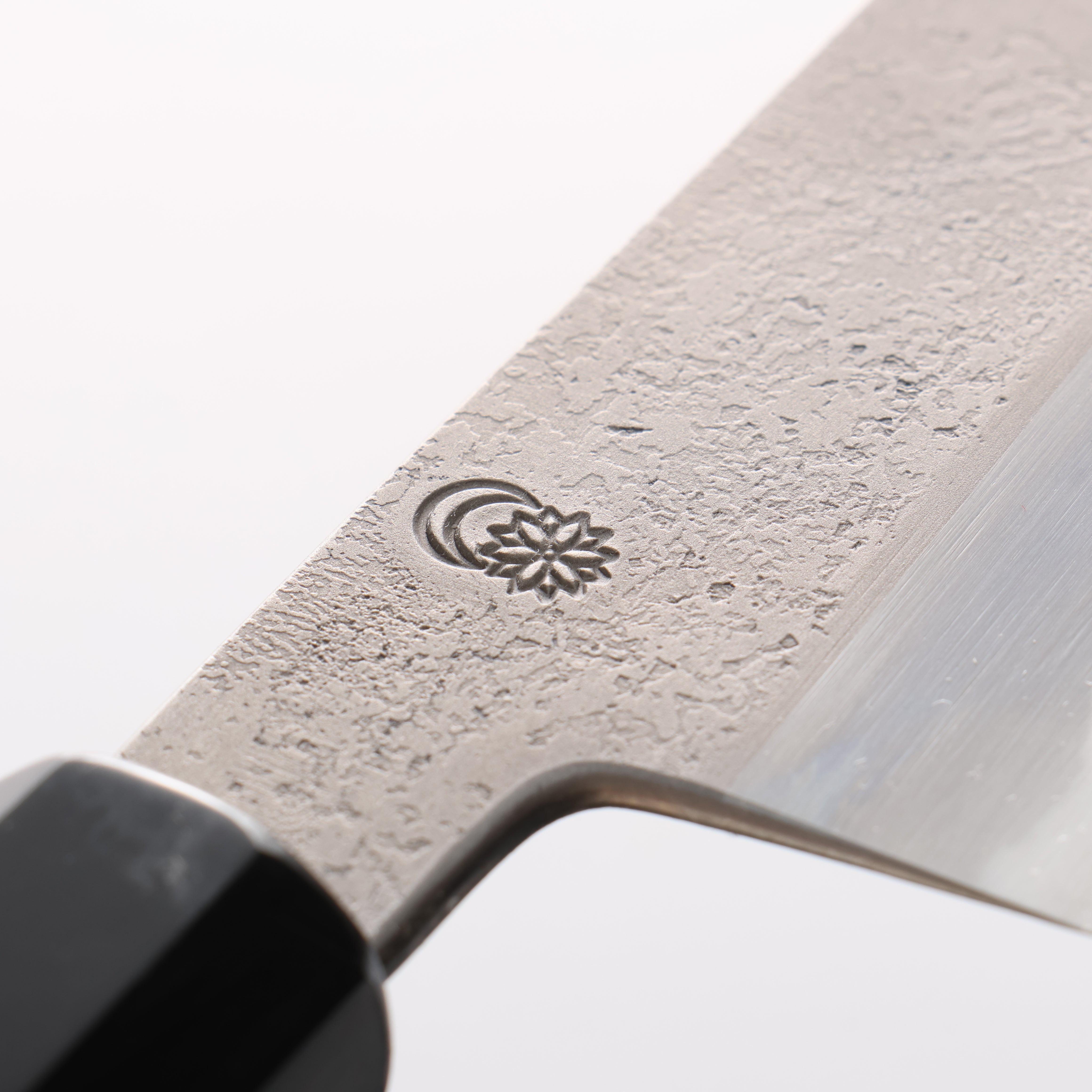 Kikuzuki White Steel No.2 Nashiji Kiritsuke Gyuto 240mm Magnolia Handle - Seisuke Knife