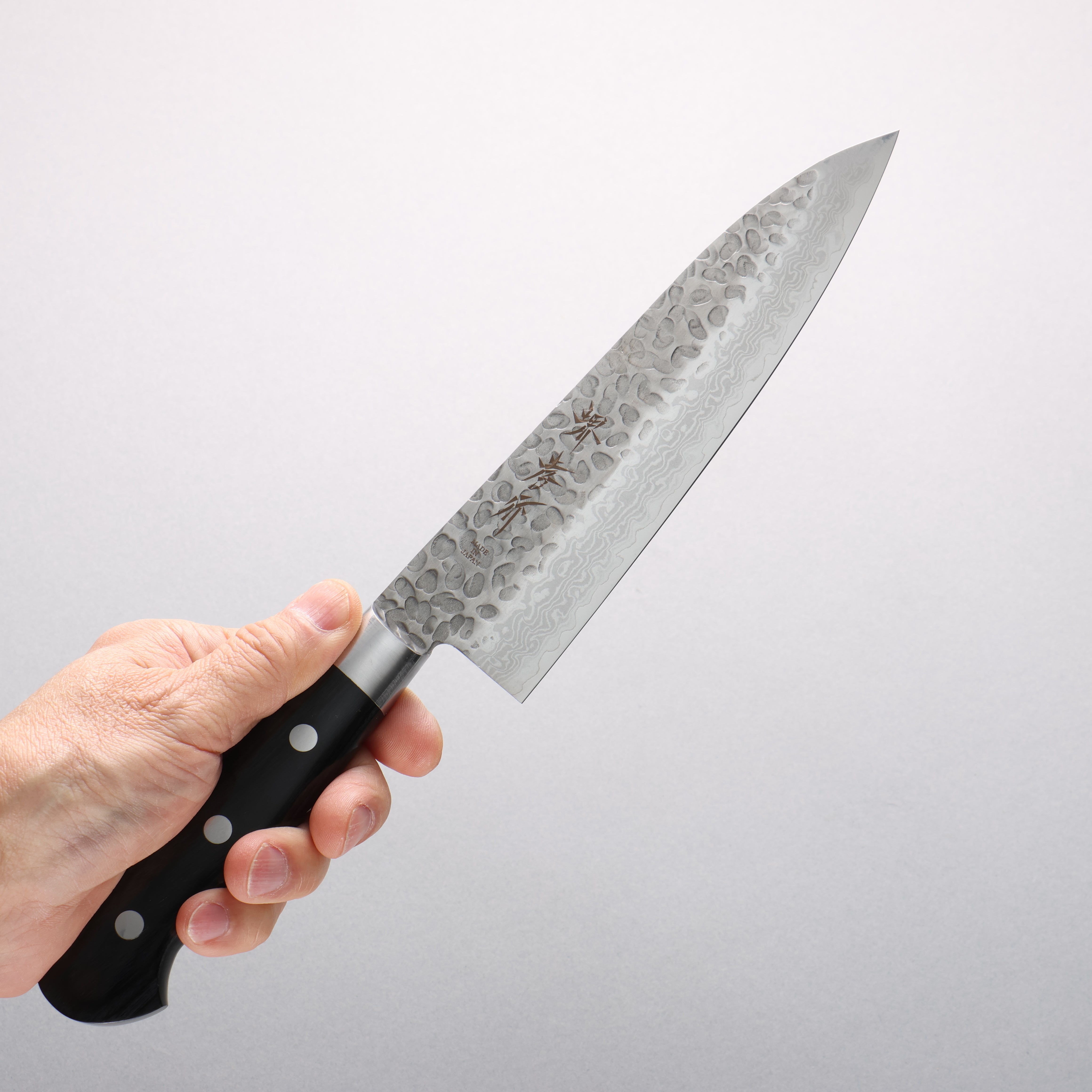Sakai Takayuki VG10 Hammered Damascus 17 Layer Gyuto 180mm Black Pakkawood Handle - Seisuke Knife