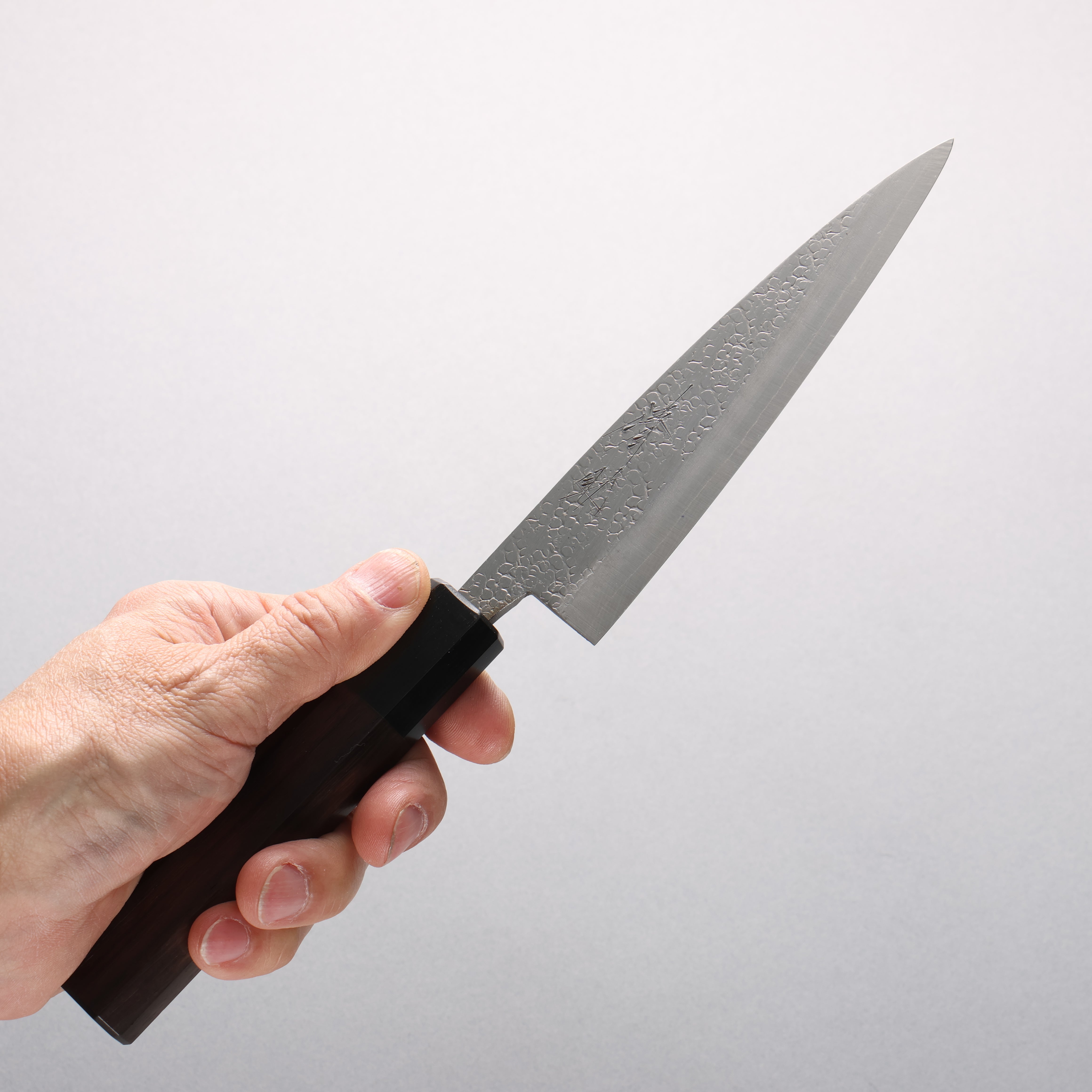 Seisuke Silver Steel No.3 Hammered(Maru) Petty-Utility 135mm Shitan & Black Pakkawood Handle - Seisuke Knife