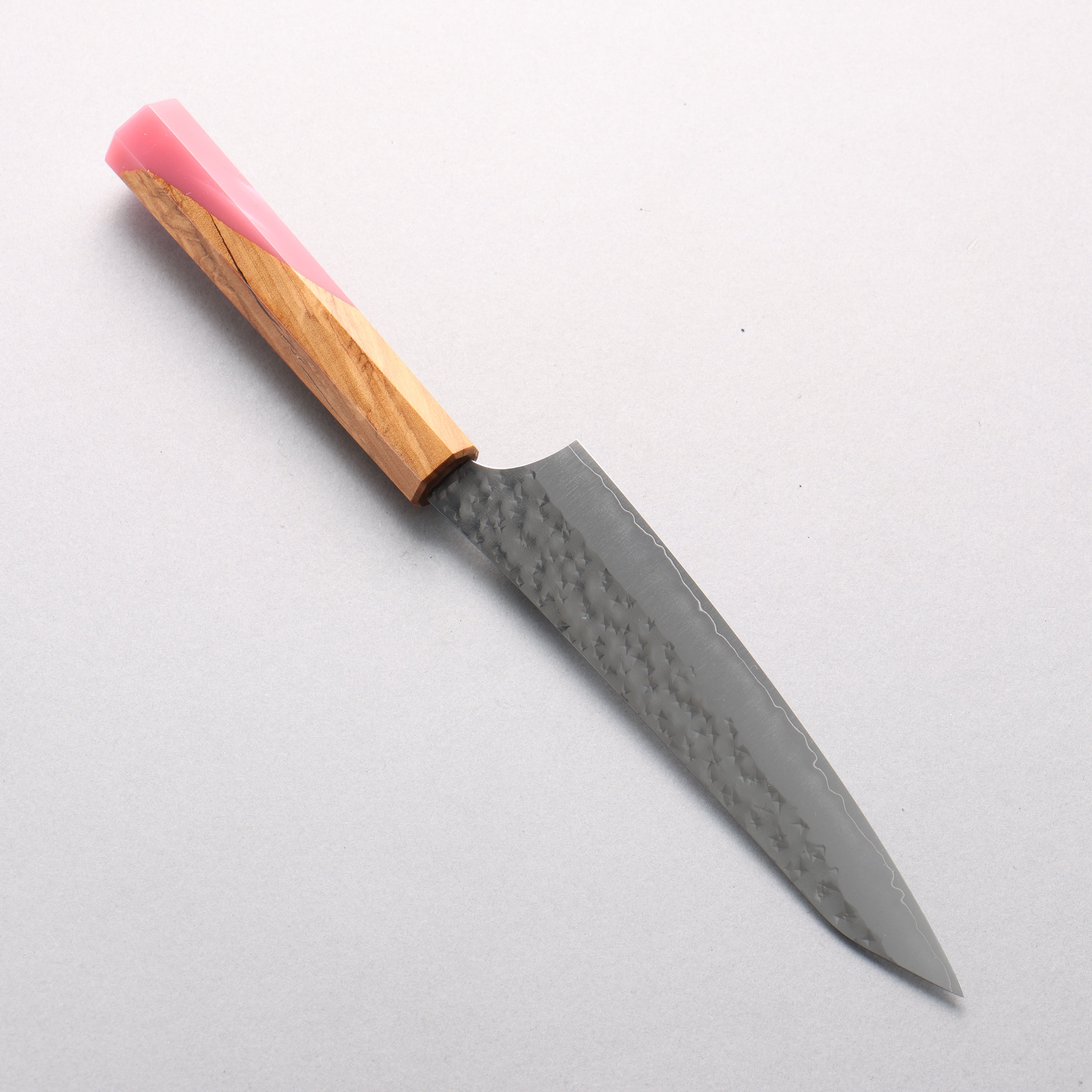 Yu Kurosaki Senko Ei SG2 Hammered Petty-Utility 150mm Olive Wood & Pink Resin Handle - Seisuke Knife